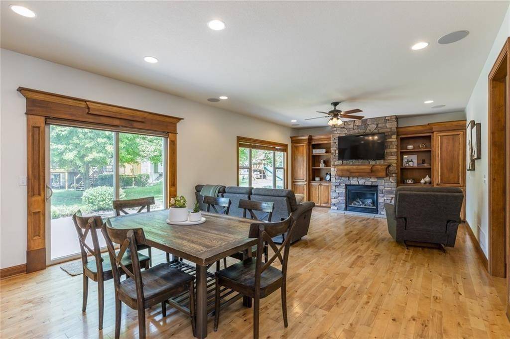 Urbandale, IA 50323,15203 Ridgemont Drive