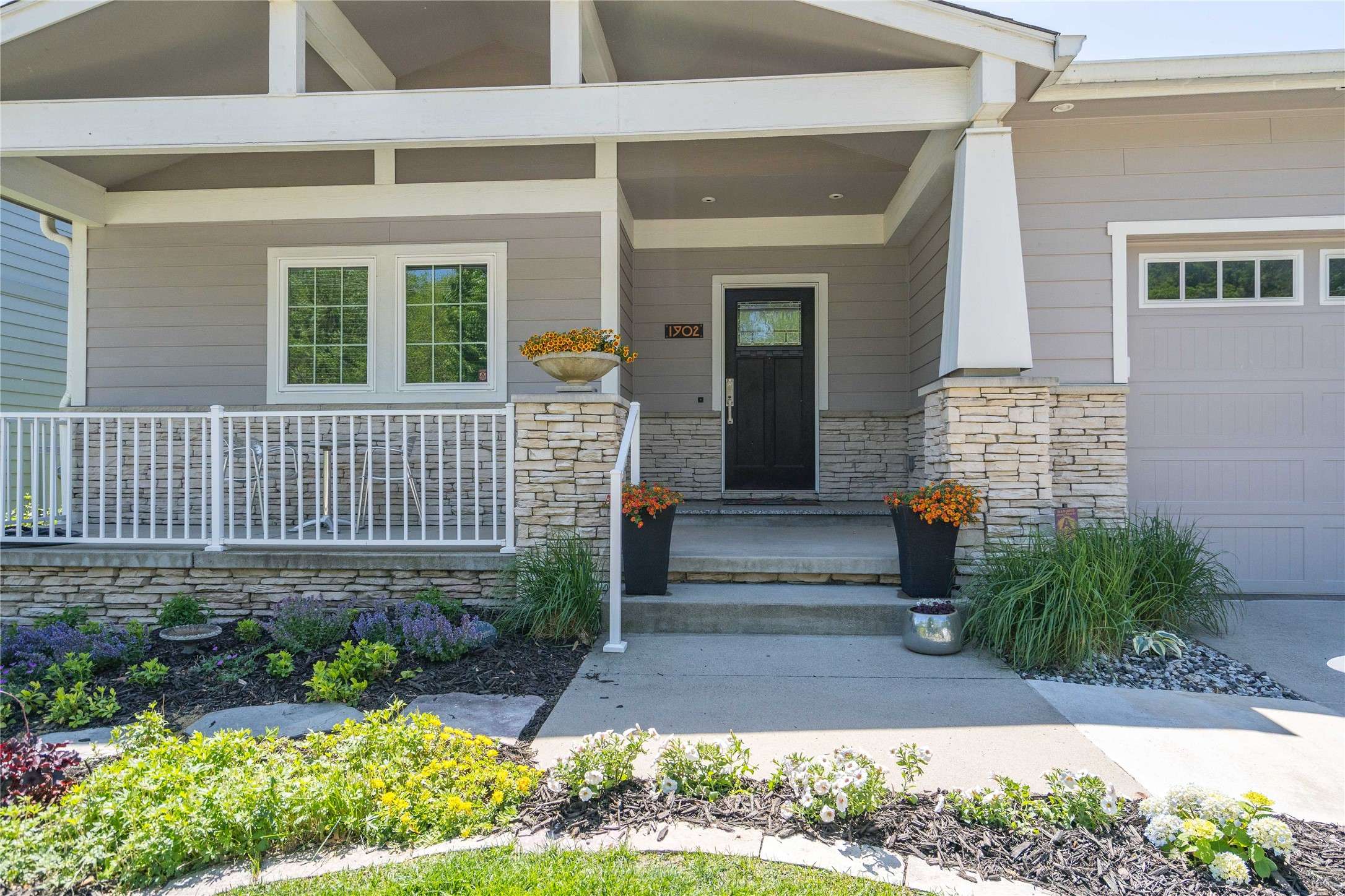 Des Moines, IA 50315,1902 Park Avenue