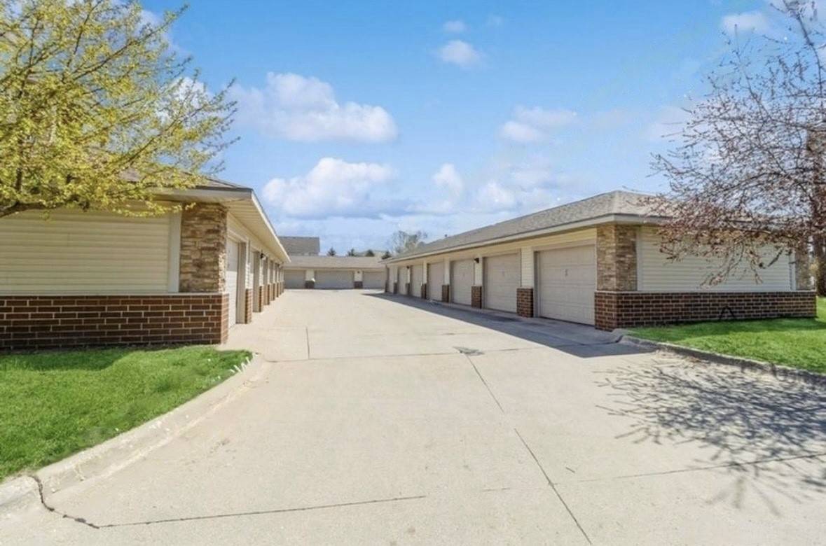 West Des Moines, IA 50266,6350 Coachlight Drive #1301