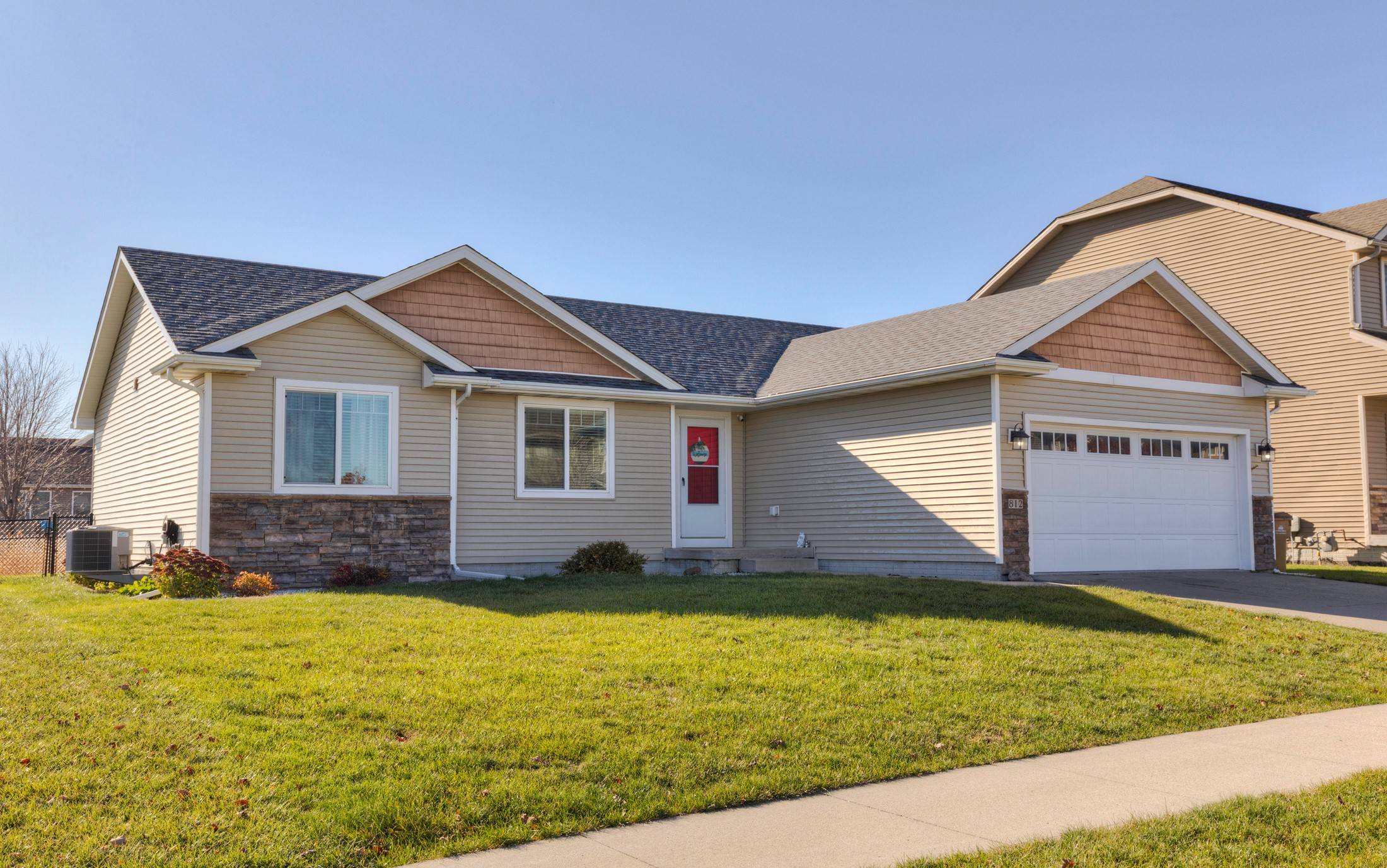 Grimes, IA 50111,812 SE 15th Street