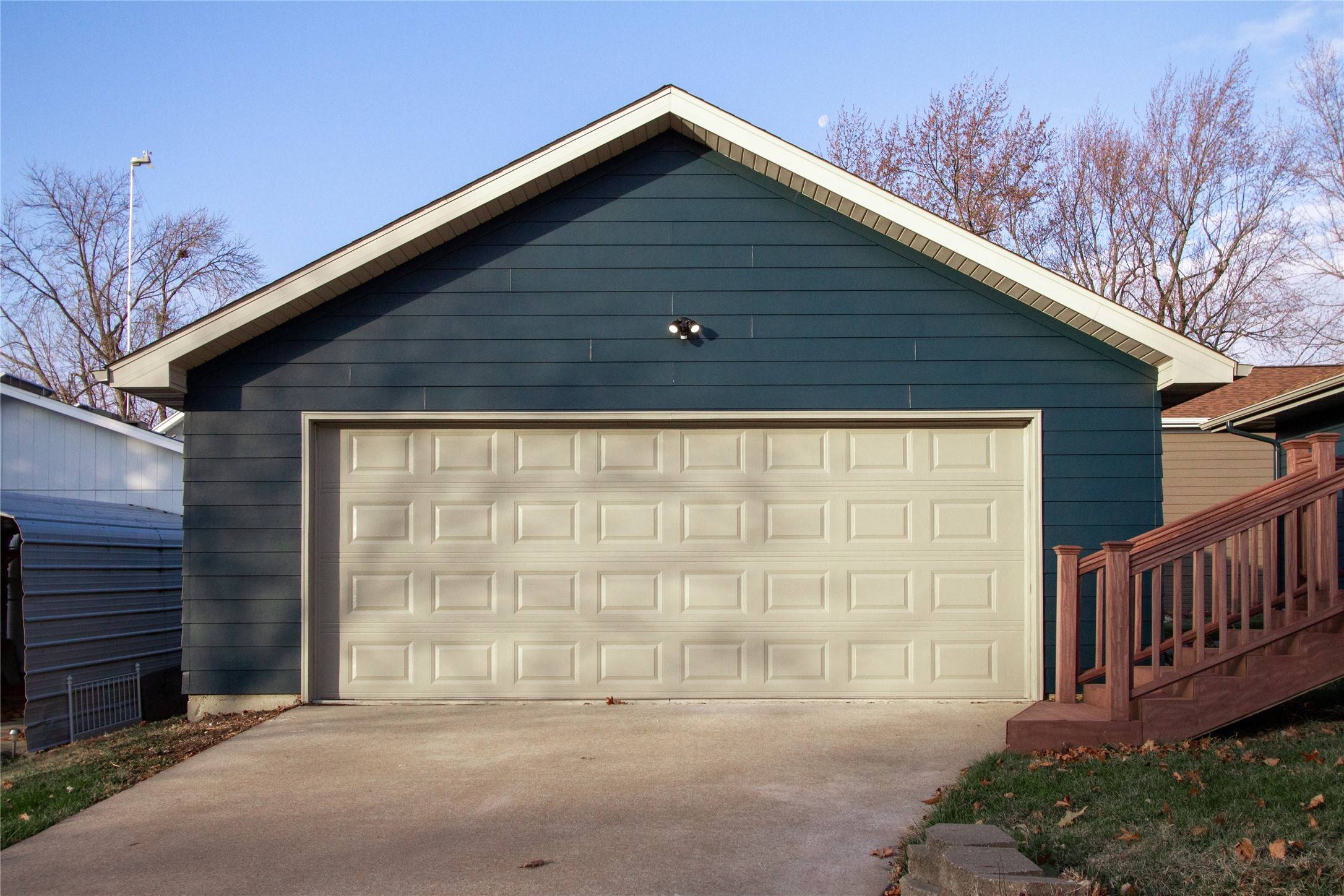 Pella, IA 50219,309 Independence Street