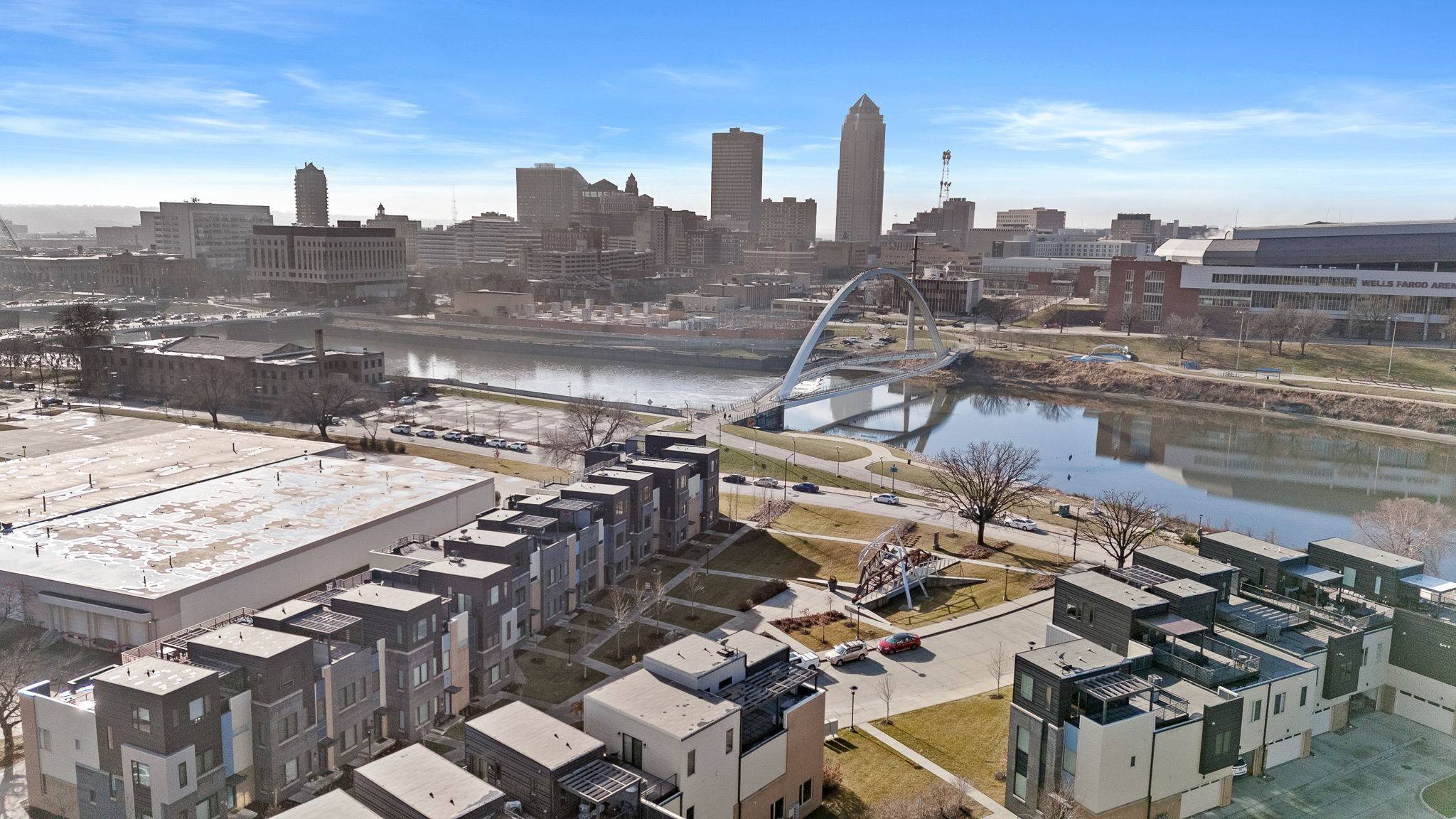 Des Moines, IA 50309,117 E Center Street