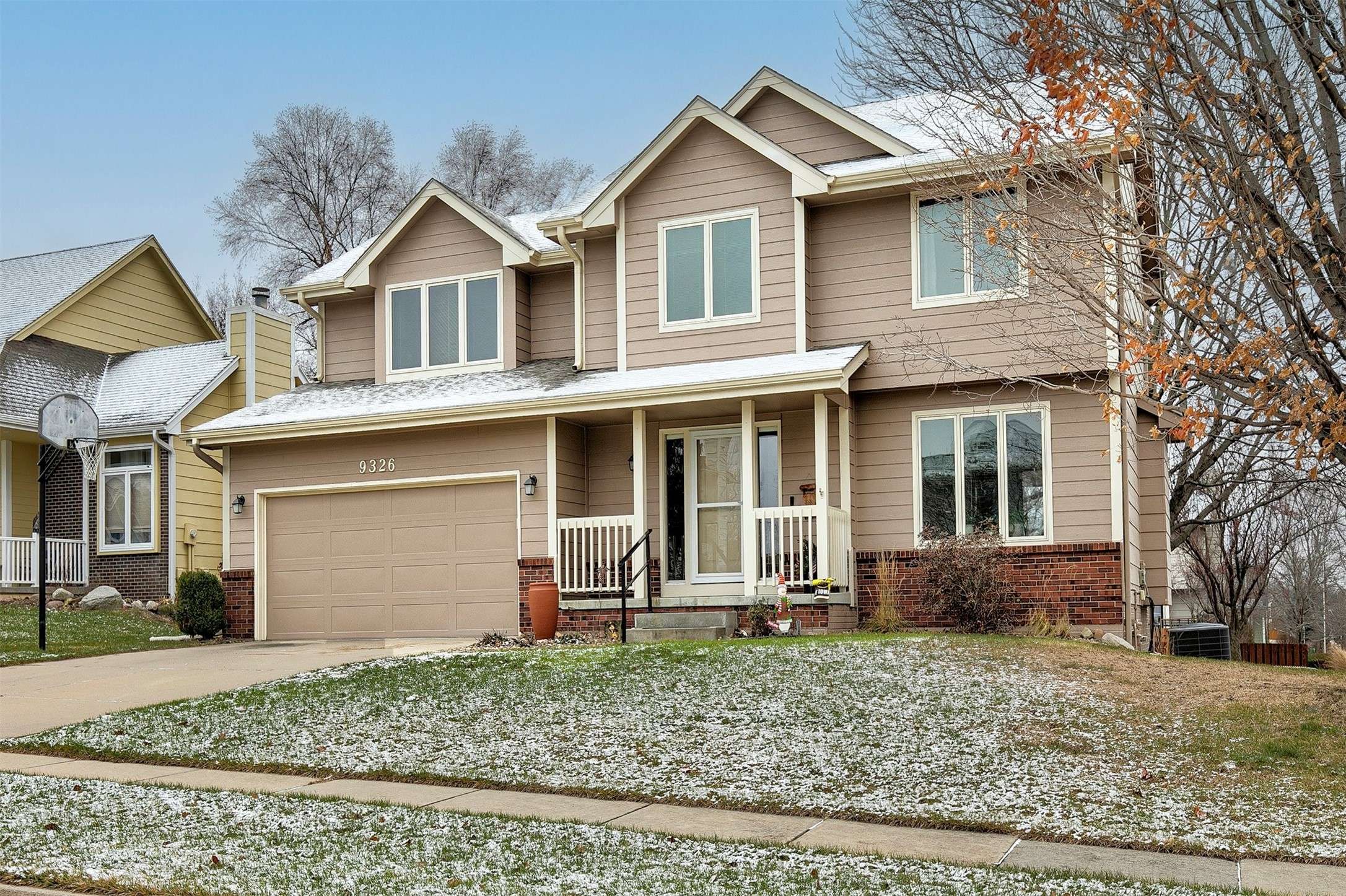 Urbandale, IA 50322,9326 Hickory Drive