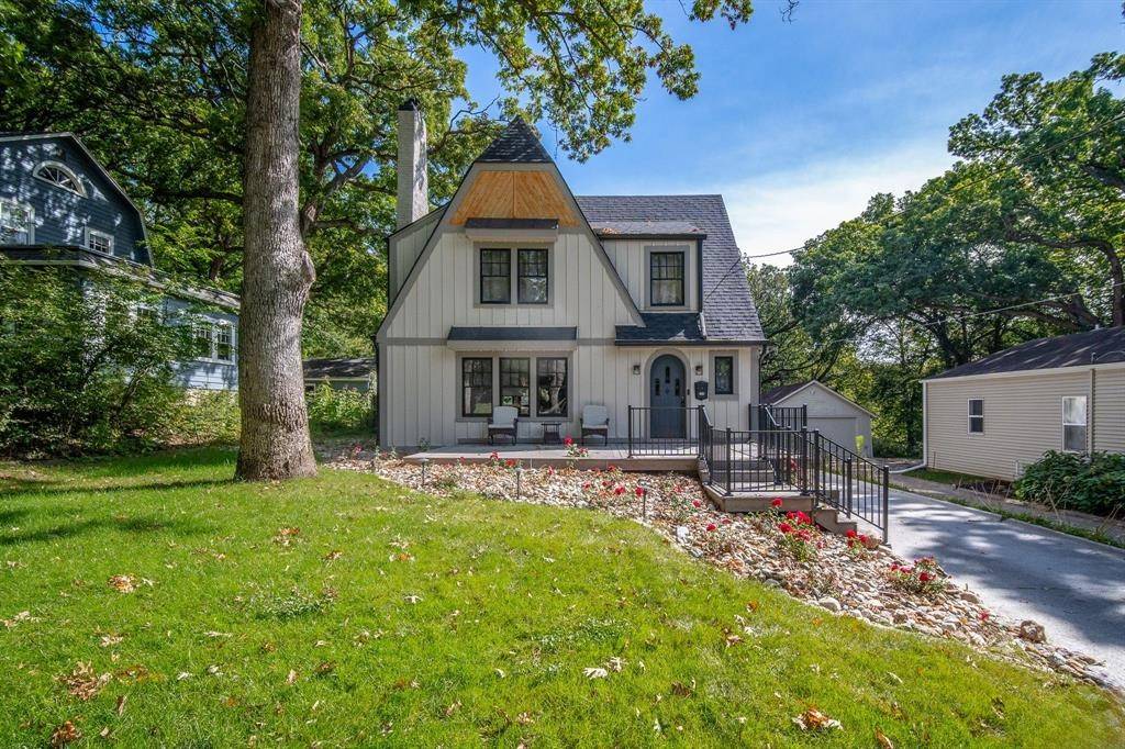 Des Moines, IA 50312,303 51st Street