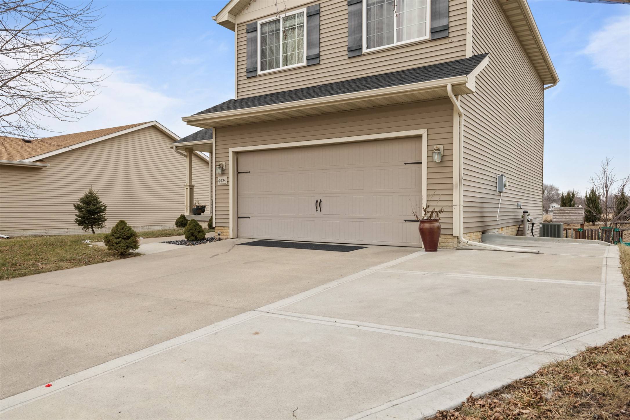 Johnston, IA 50131,6024 Pine Ridge Street