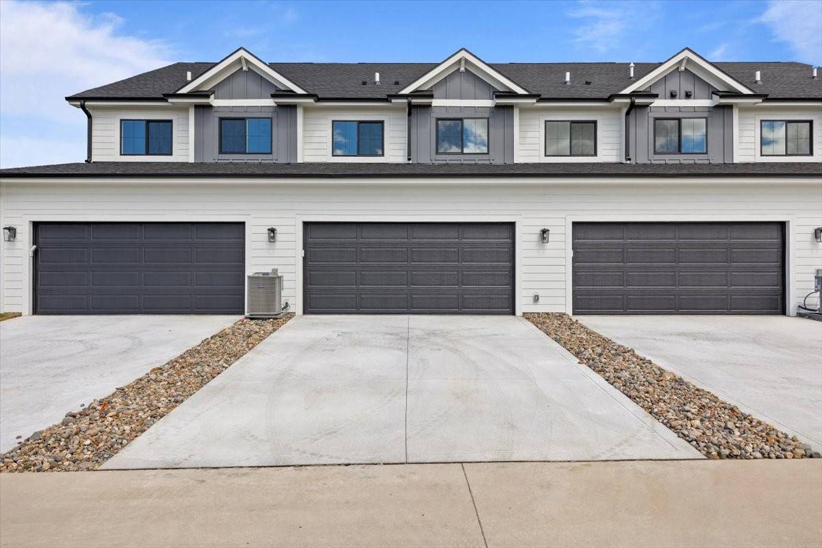 Waukee, IA 50263,1995 S Warrior Lane