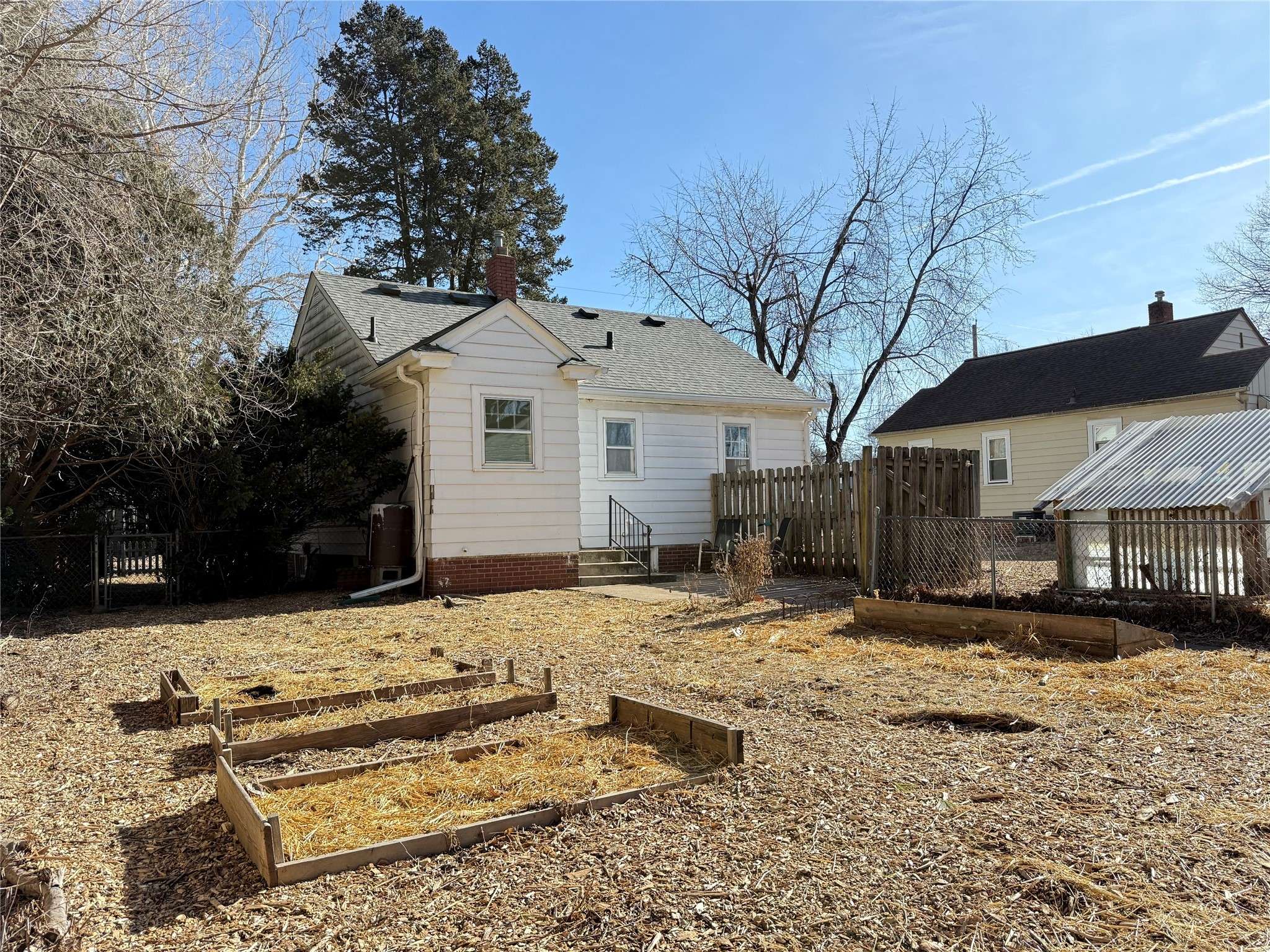 Des Moines, IA 50316,3818 E 8th Street