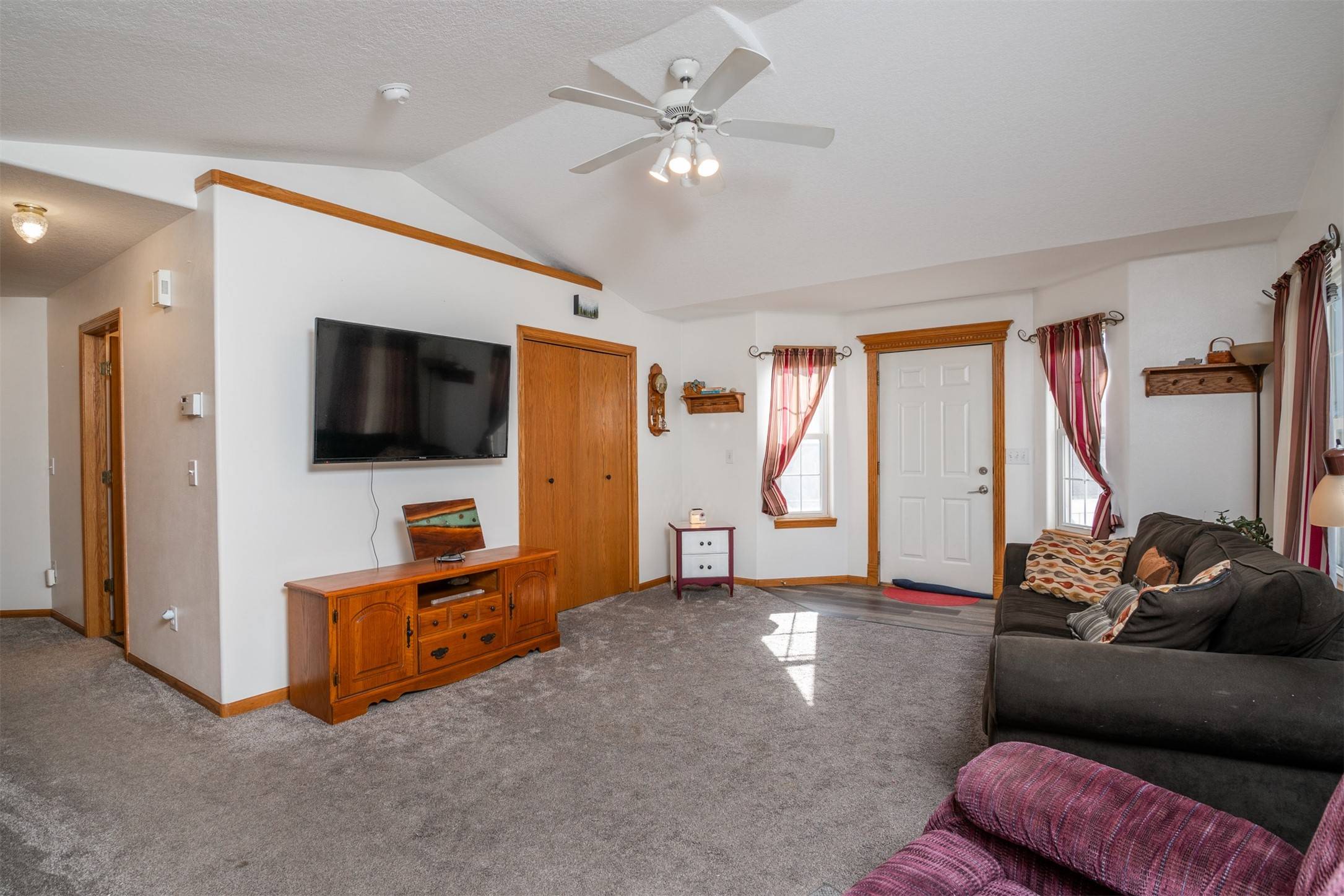 De Soto, IA 50069,403 Elm Street