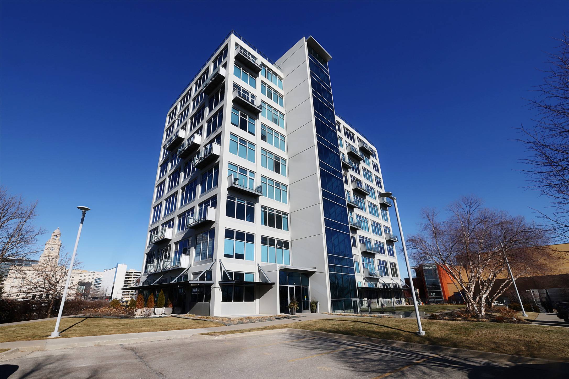 Des Moines, IA 50309,120 SW 5th Street #604