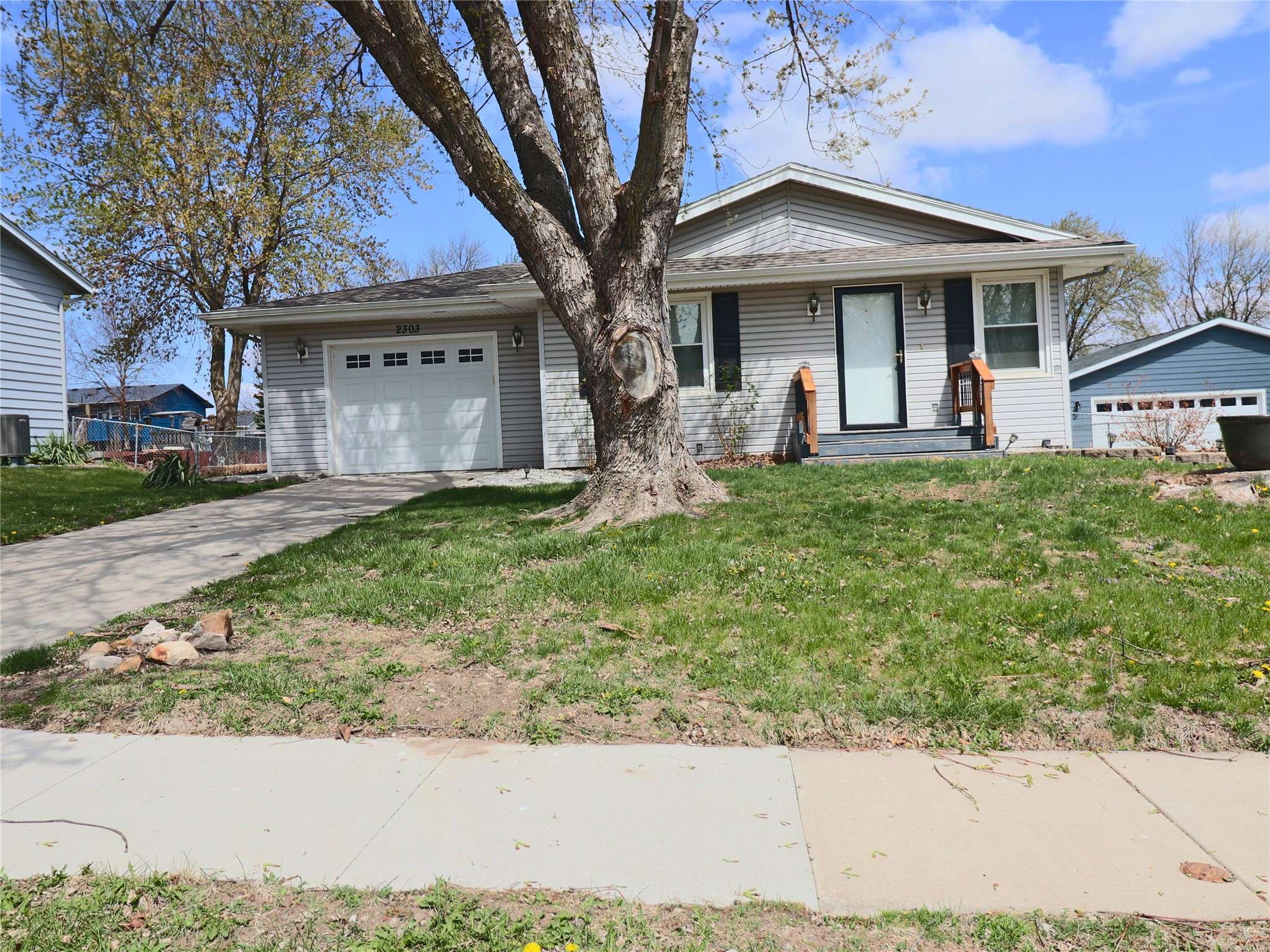 Altoona, IA 50009,2303 3rd Street SW