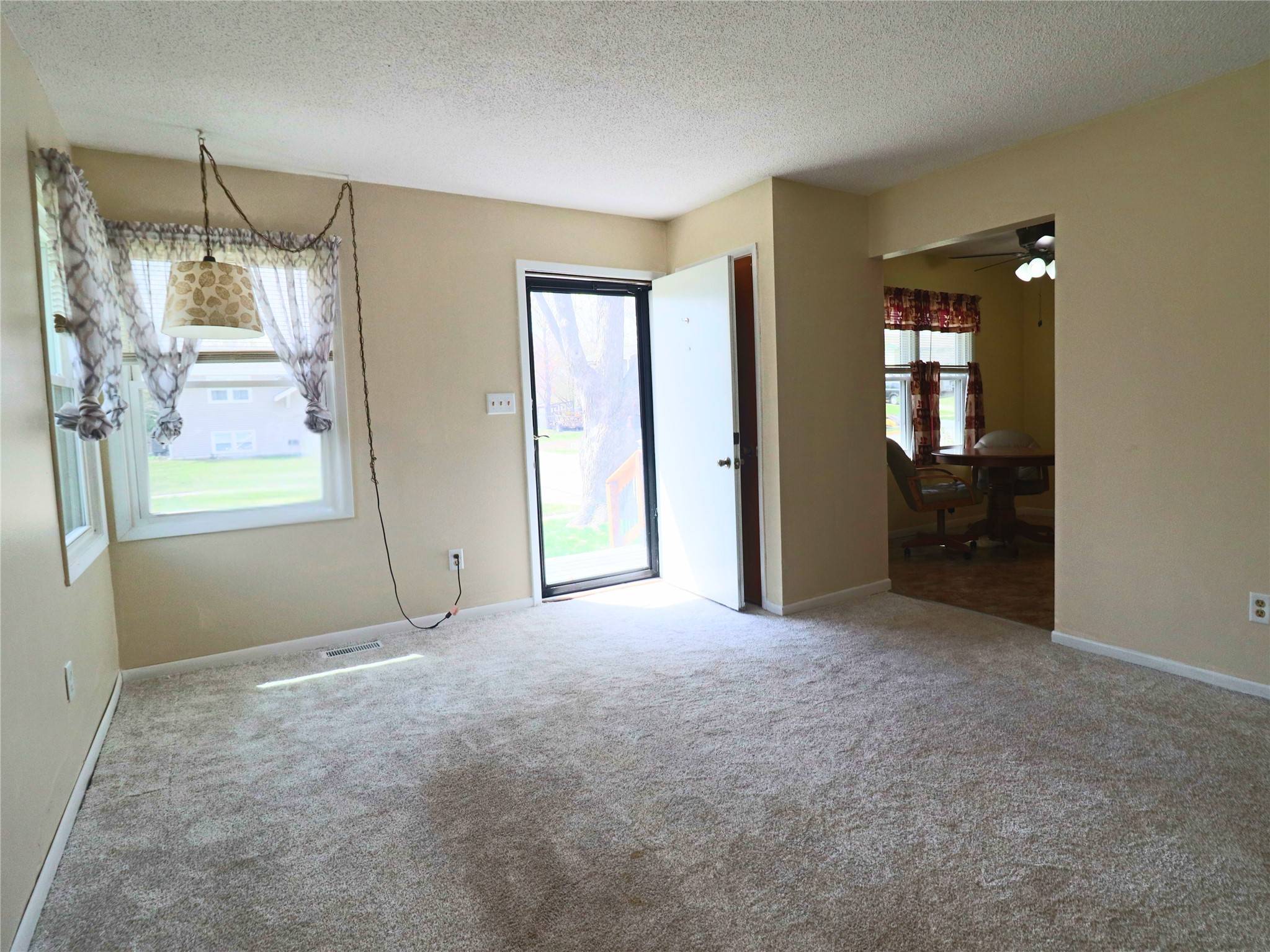 Altoona, IA 50009,2303 3rd Street SW