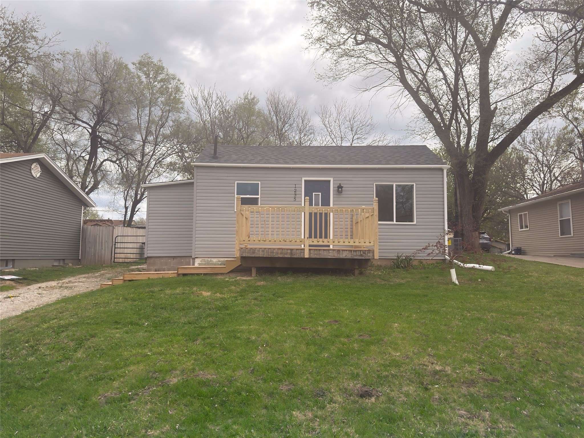 Des Moines, IA 50317,1235 E 36th Court