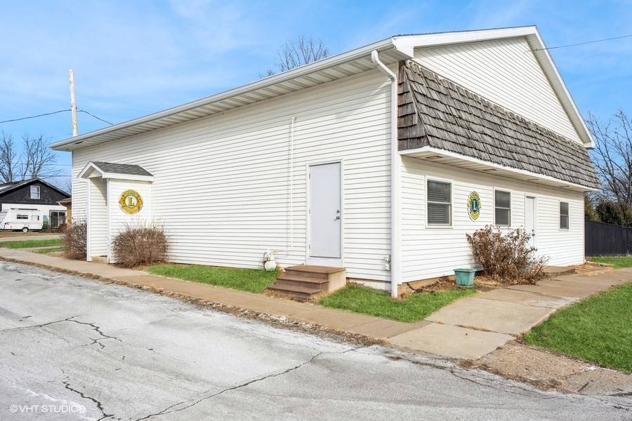 Martensdale, IA 50160,395 Iowa Avenue