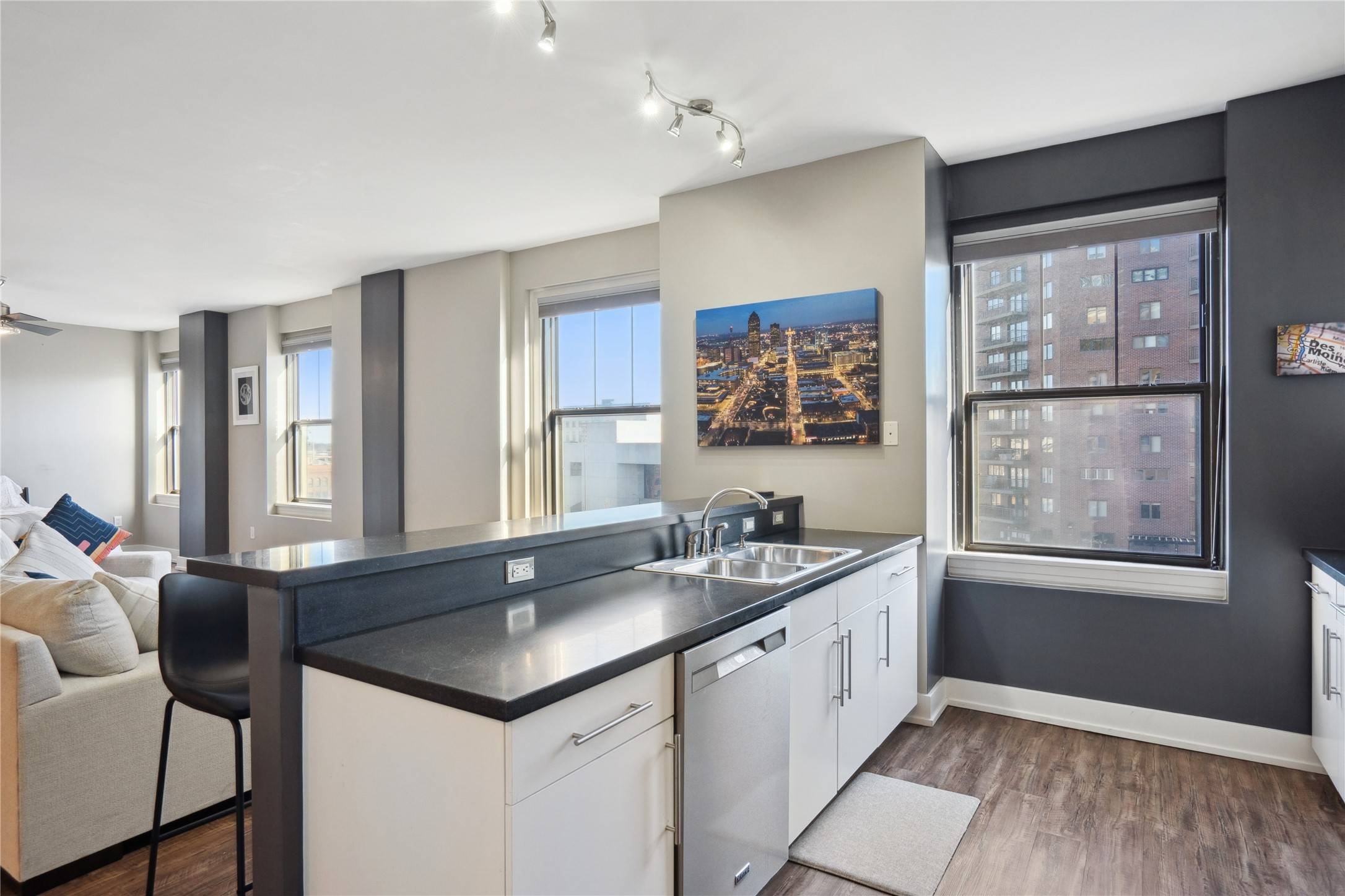 Des Moines, IA 50309,400 Walnut Street #602