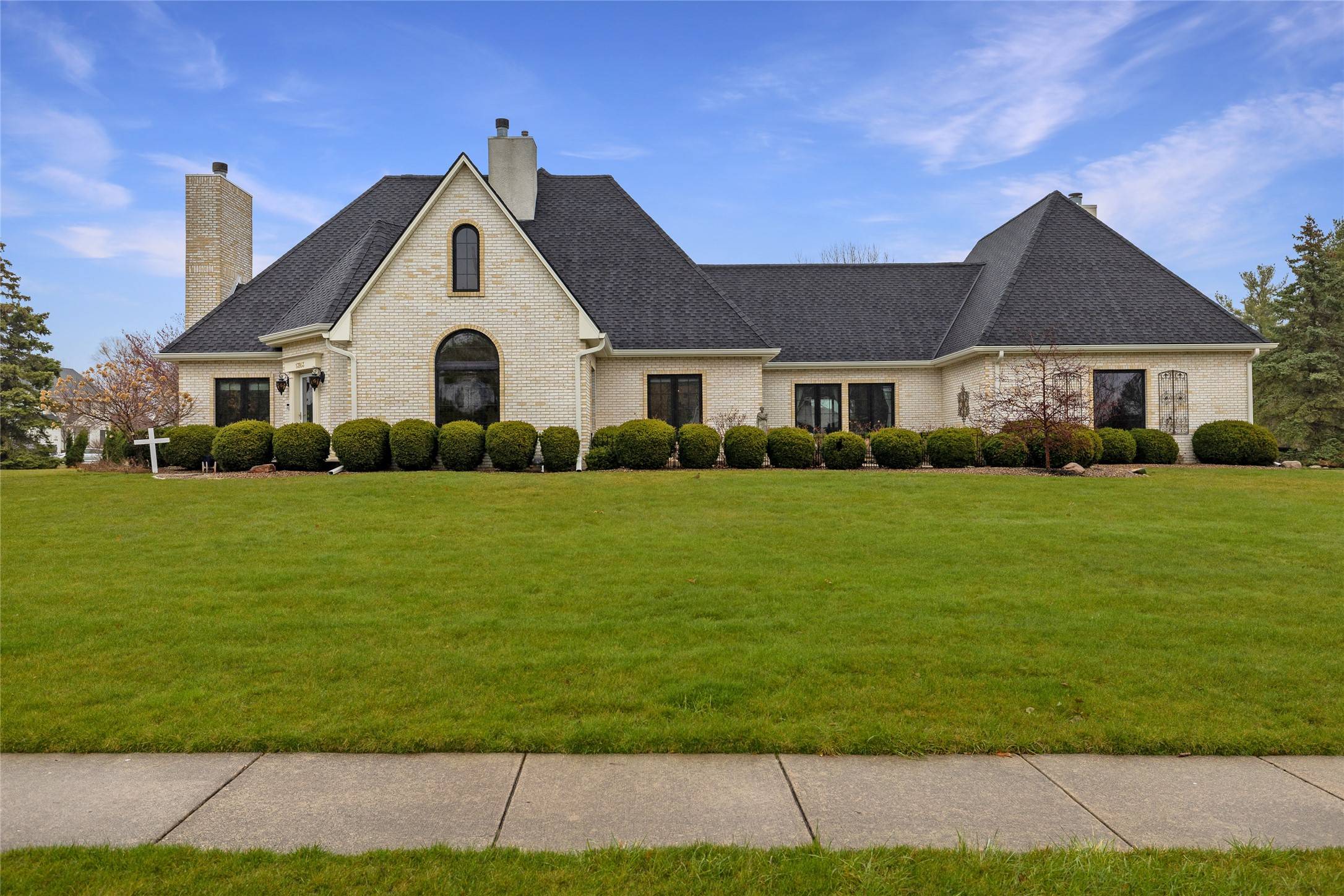 Clive, IA 50325,13953 Lake Shore Drive