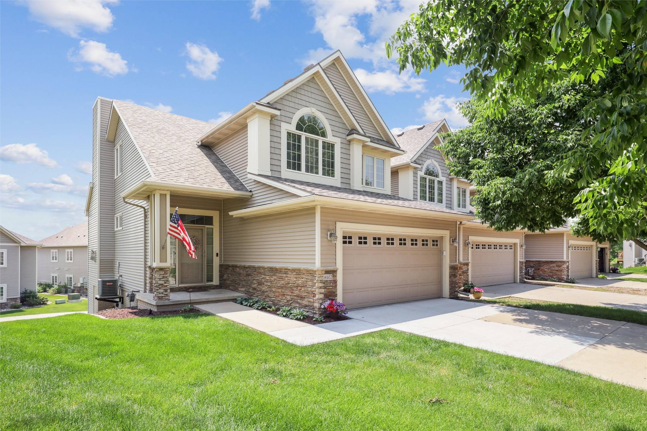 Urbandale, IA 50323,14102 Ridgemont Drive