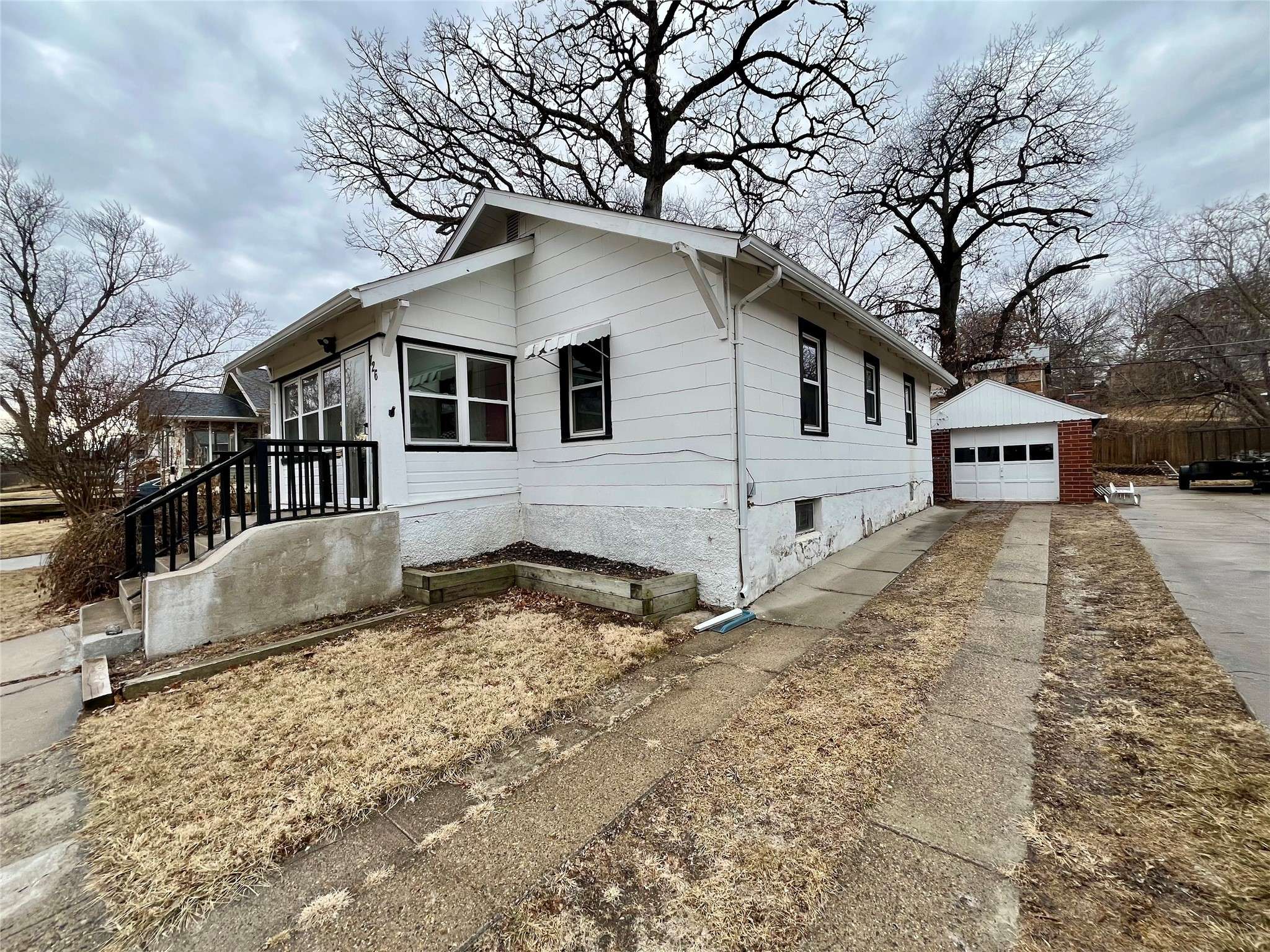 Des Moines, IA 50312,726 25th Street