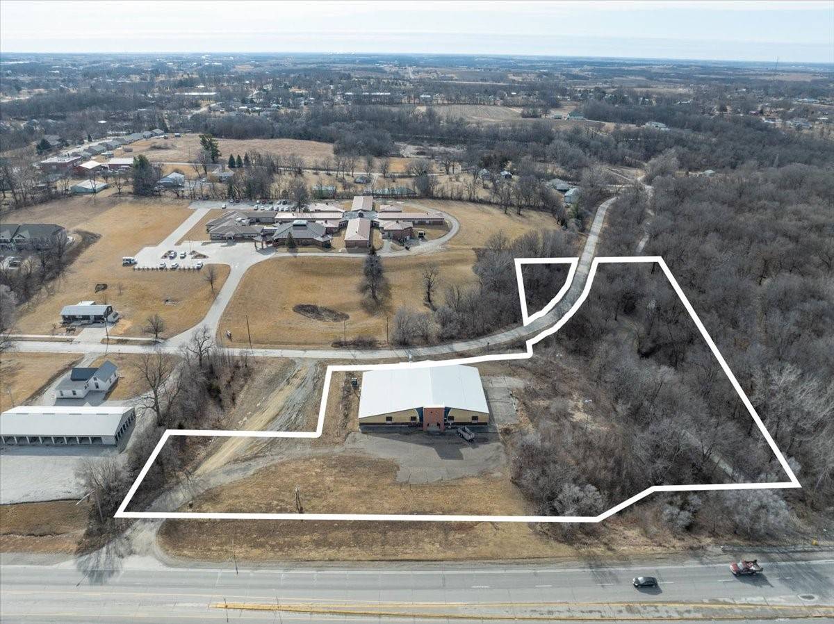 Oskaloosa, IA 52577,1716 A Avenue W