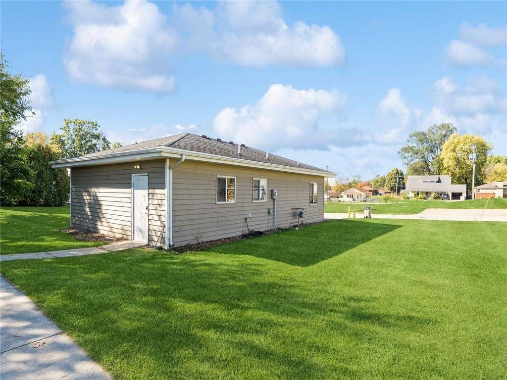 Pleasantville, IA 50225,106 Washington Street