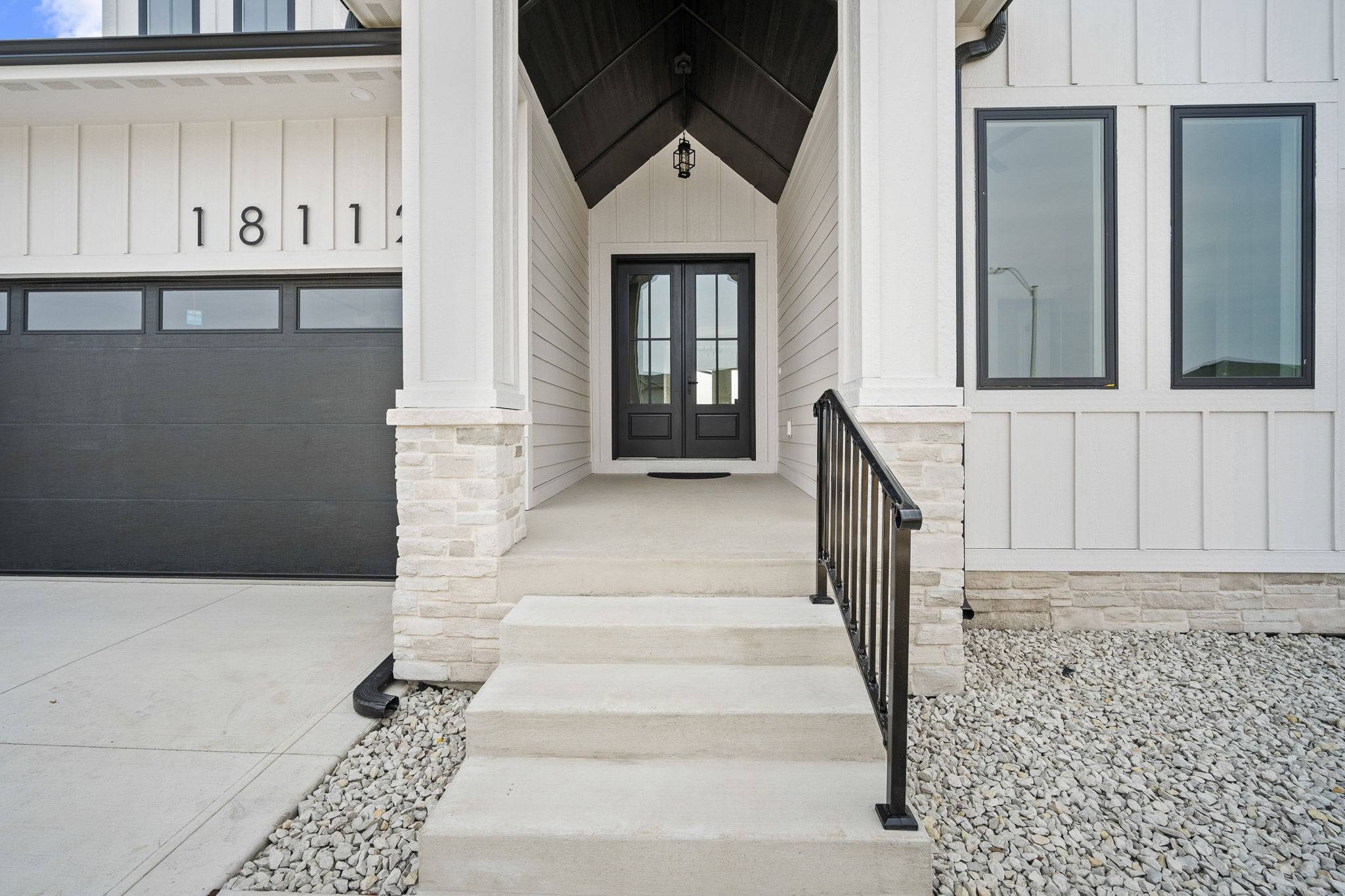 Clive, IA 50325,18112 Tanglewood Drive