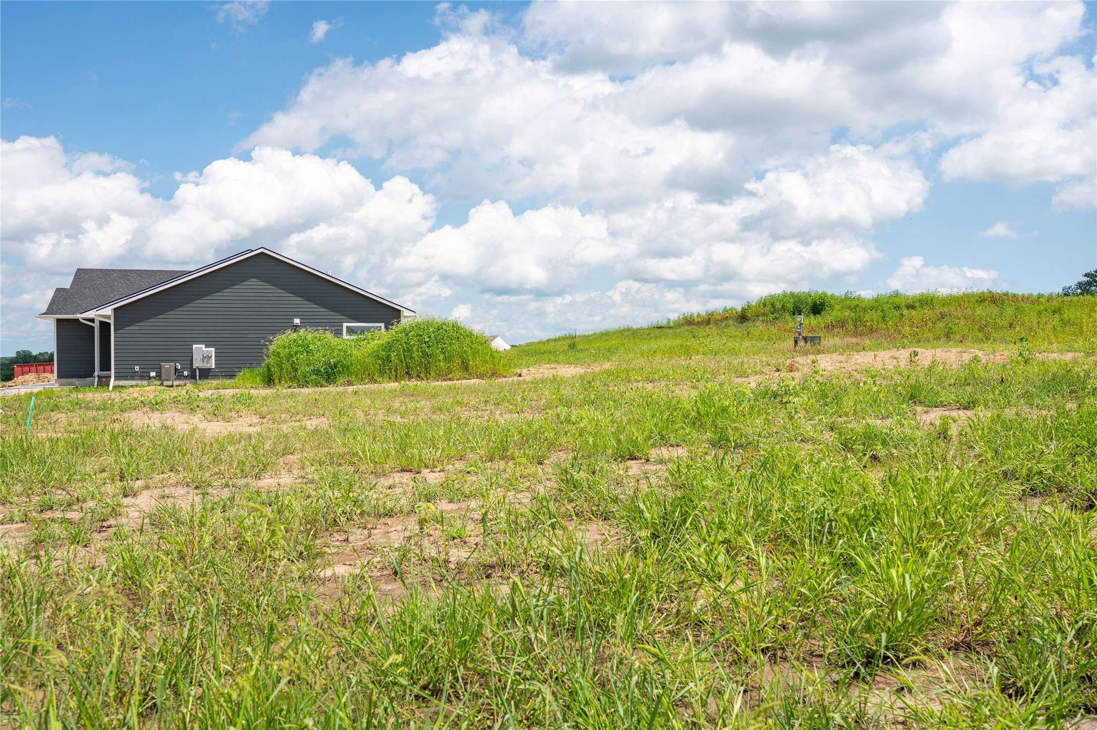Des Moines, IA 50320,2915 Lake Hill Drive