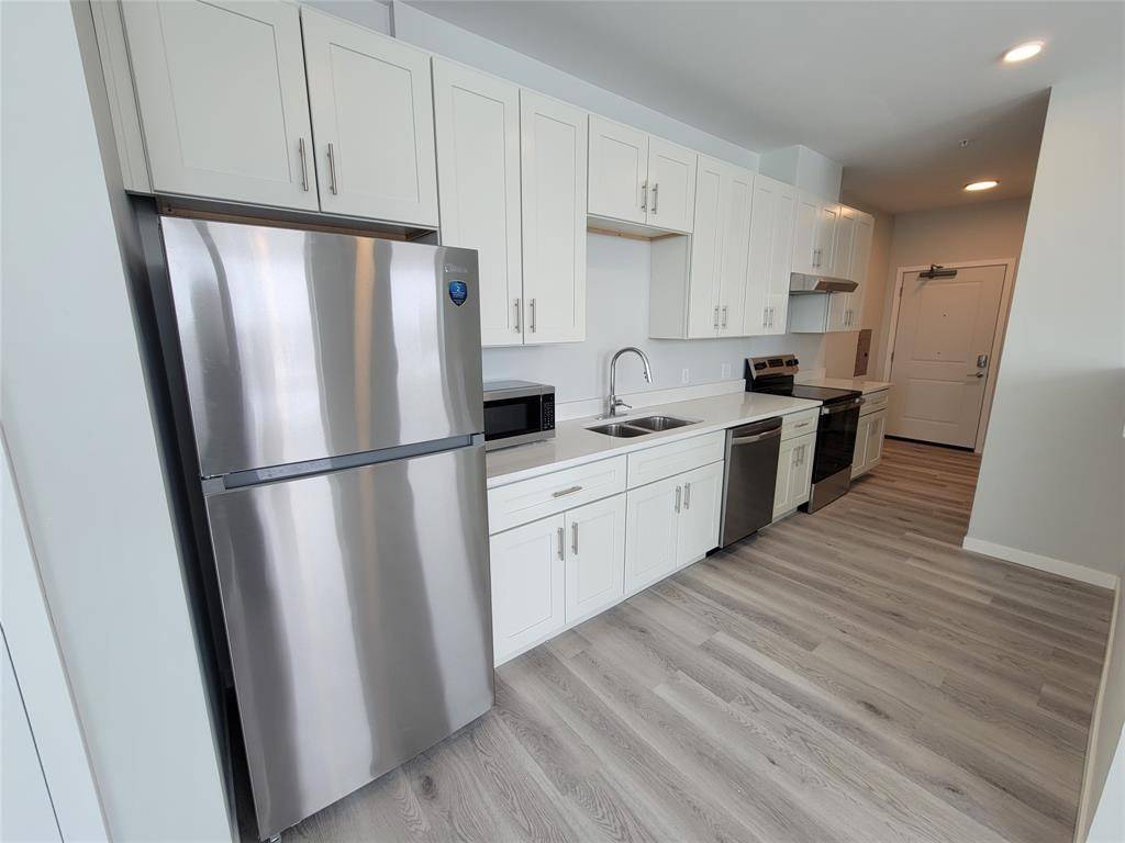 West Des Moines, IA 50266,565 Market Street #512