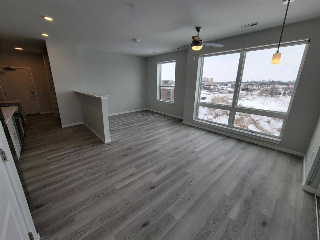 West Des Moines, IA 50266,565 Market Street #312
