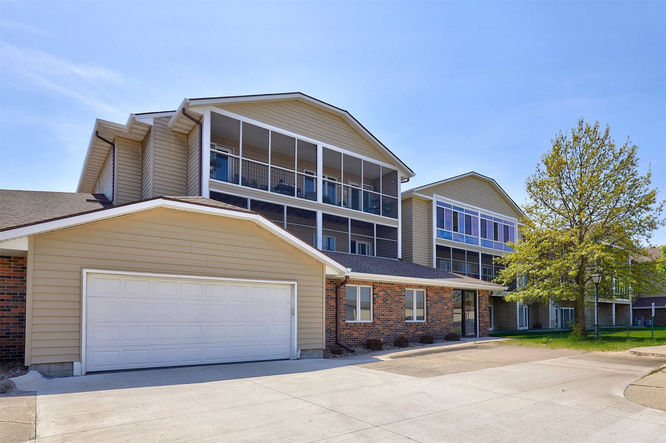 Ankeny, IA 50021,301 SE Delaware Avenue #211