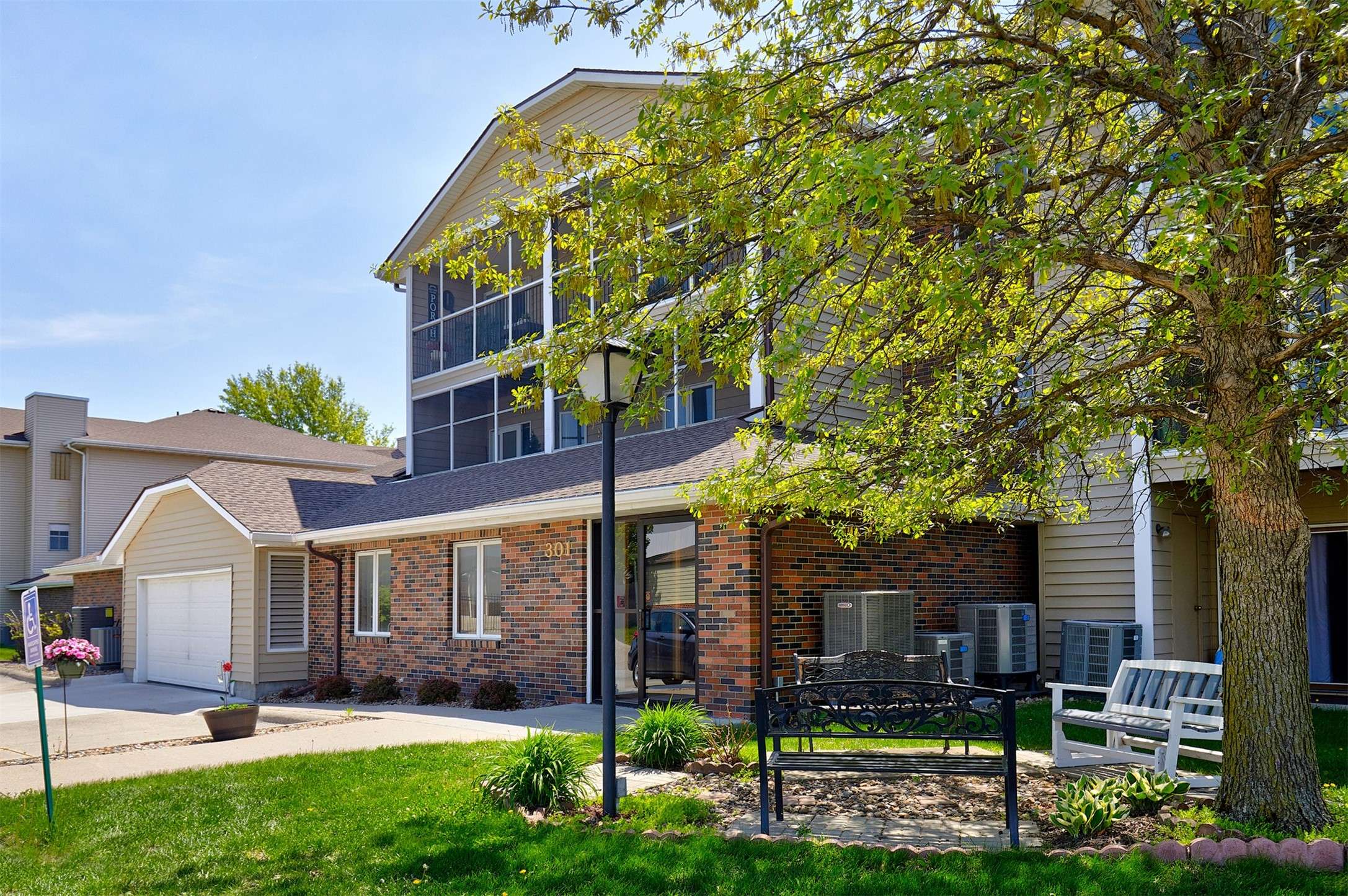 Ankeny, IA 50021,301 SE Delaware Avenue #211
