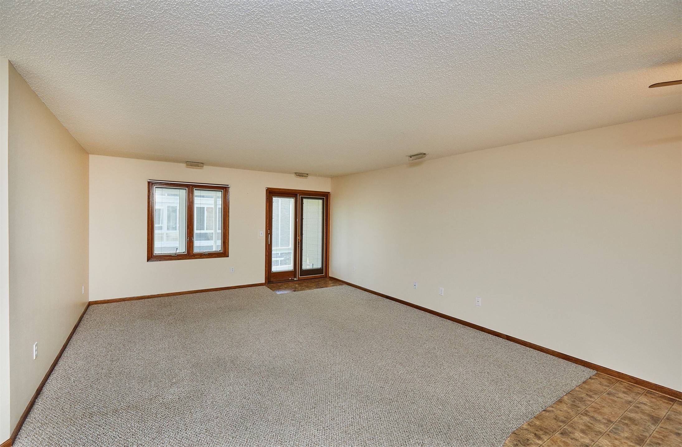 Ankeny, IA 50021,301 SE Delaware Avenue #211