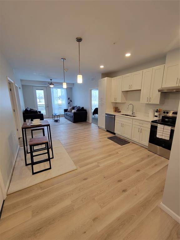 West Des Moines, IA 50266,565 Market Street #408