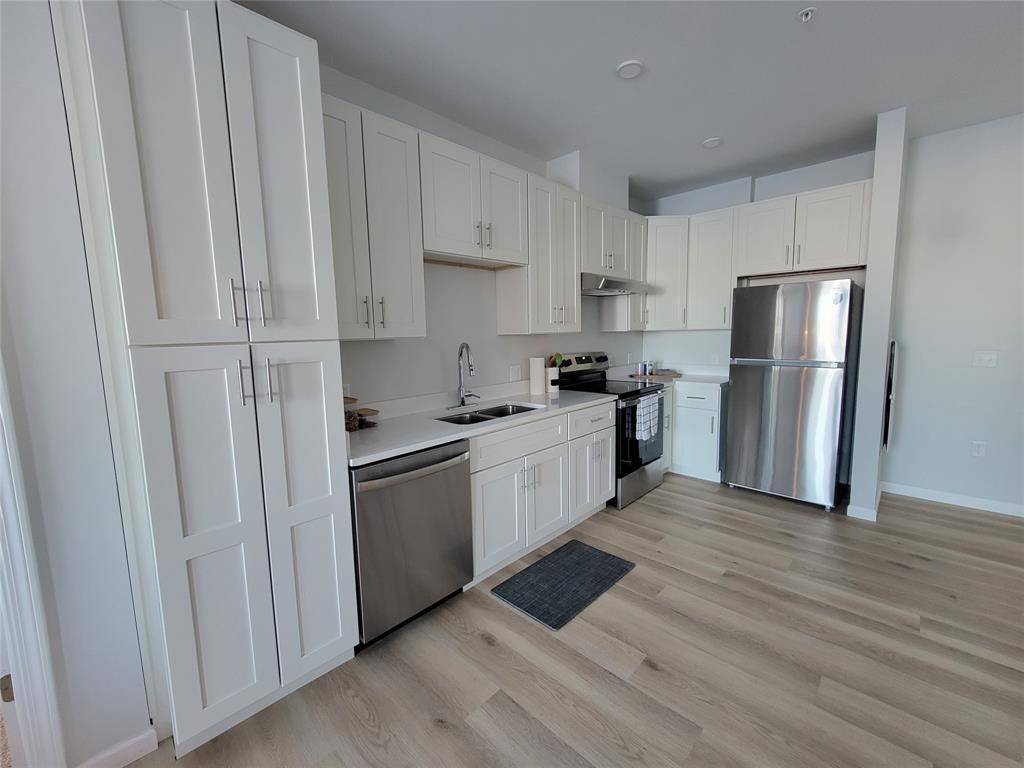 West Des Moines, IA 50266,565 Market Street #205