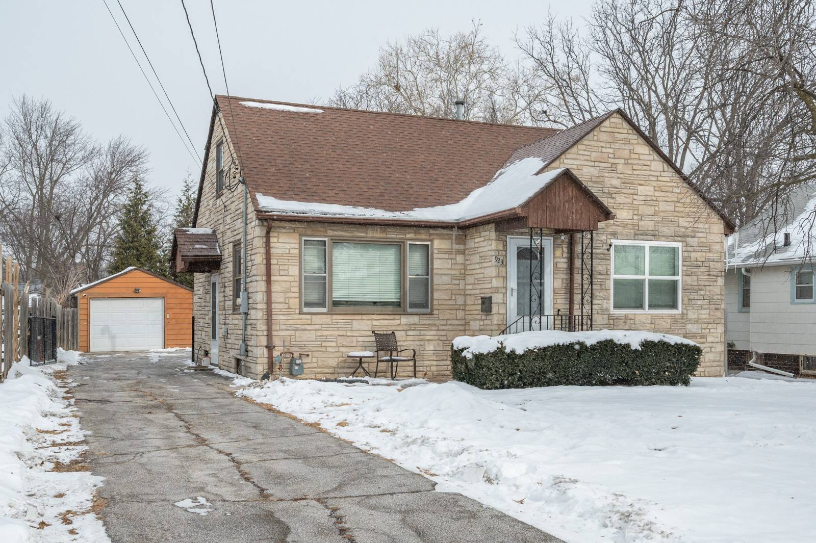 Des Moines, IA 50315,923 Wolcott Avenue