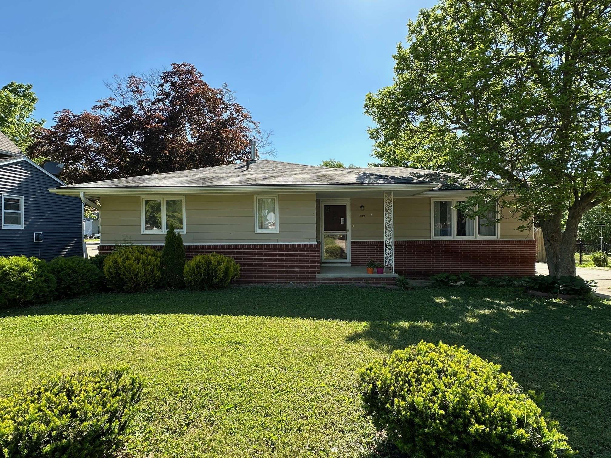 Winterset, IA 50273,409 S 8th Avenue