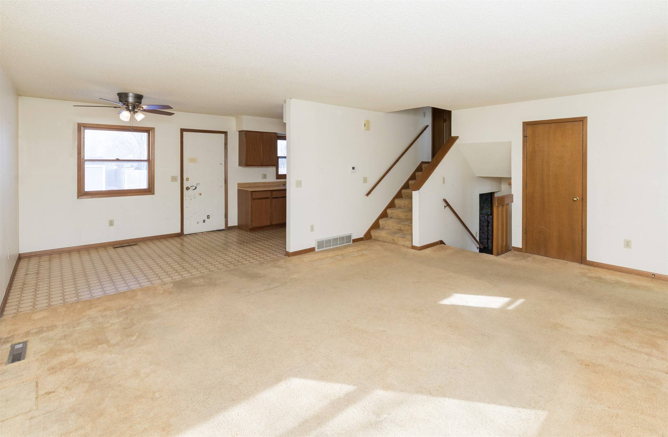 Grimes, IA 50111,509 NE 9th Street