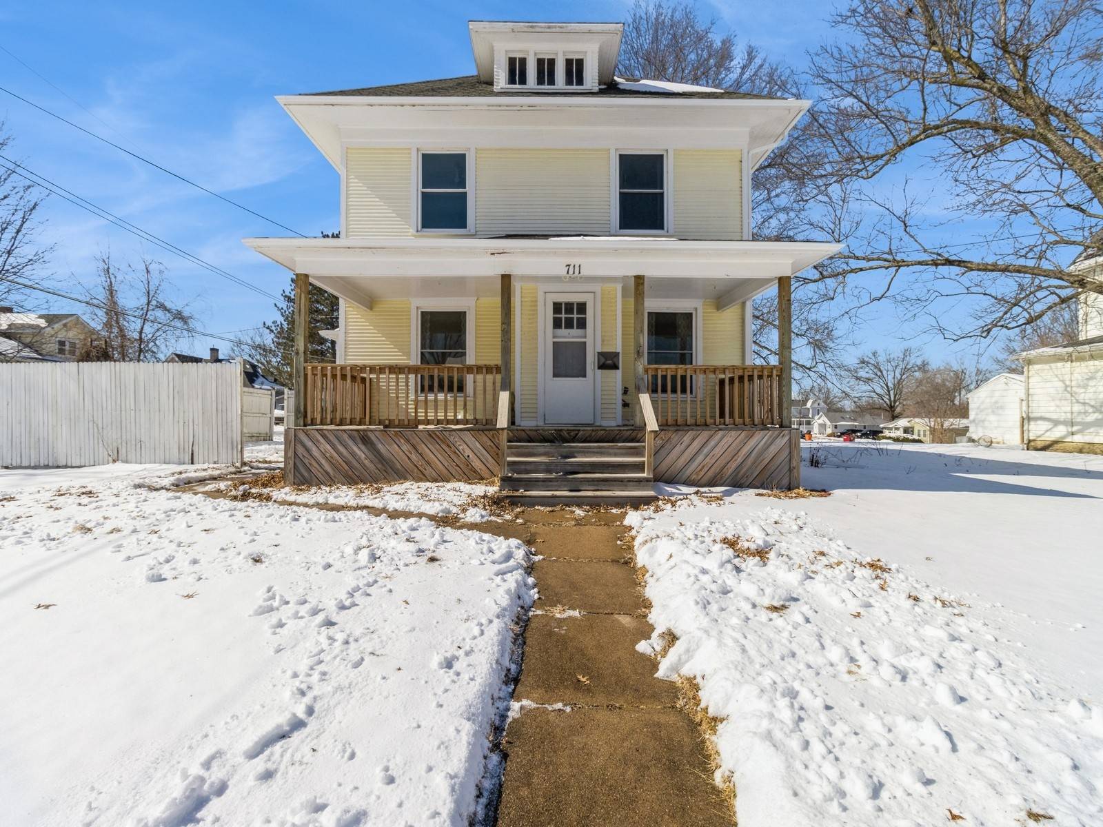 Chariton, IA 50049,711 S 8th Street
