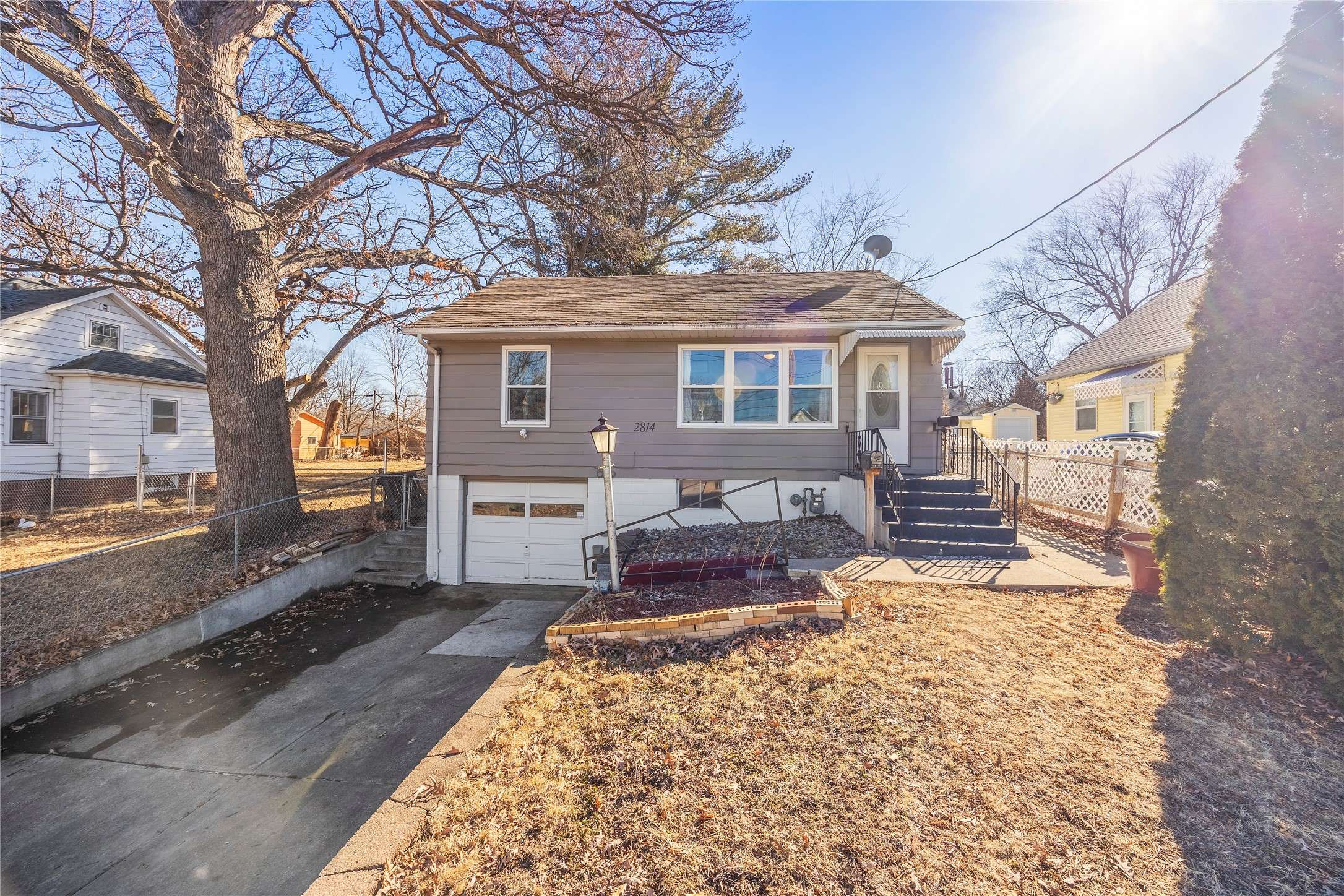 Des Moines, IA 50310,2814 Hickman Road