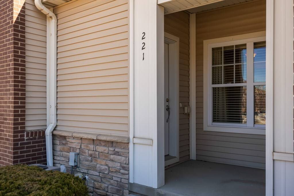 West Des Moines, IA 50266,221 64th Street