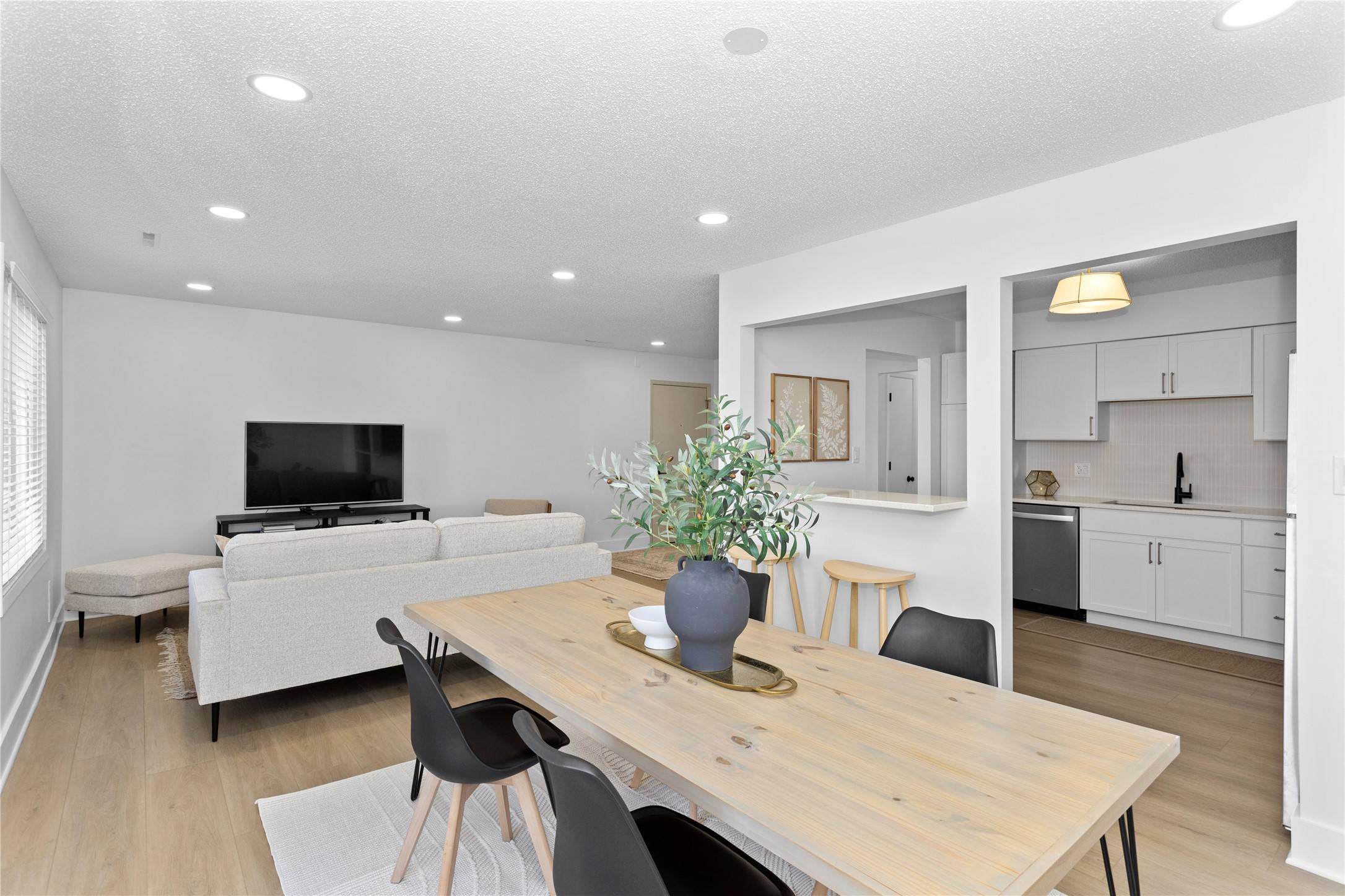 West Des Moines, IA 50266,4865 Woodland Avenue #1