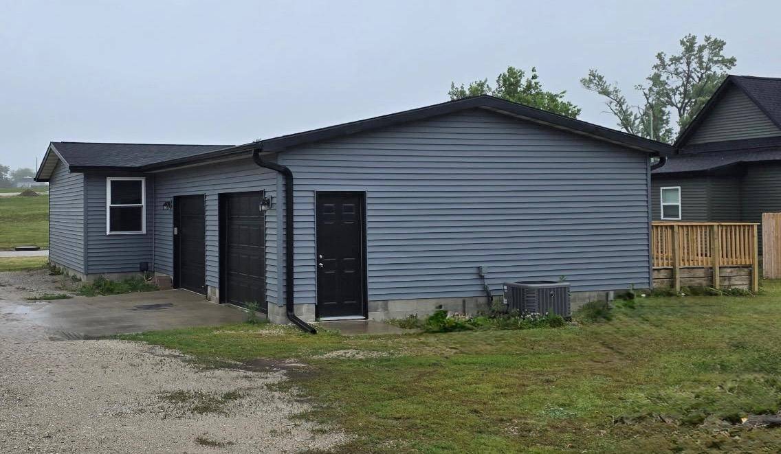 Greenfield, IA 50849,106 SE Oak Street