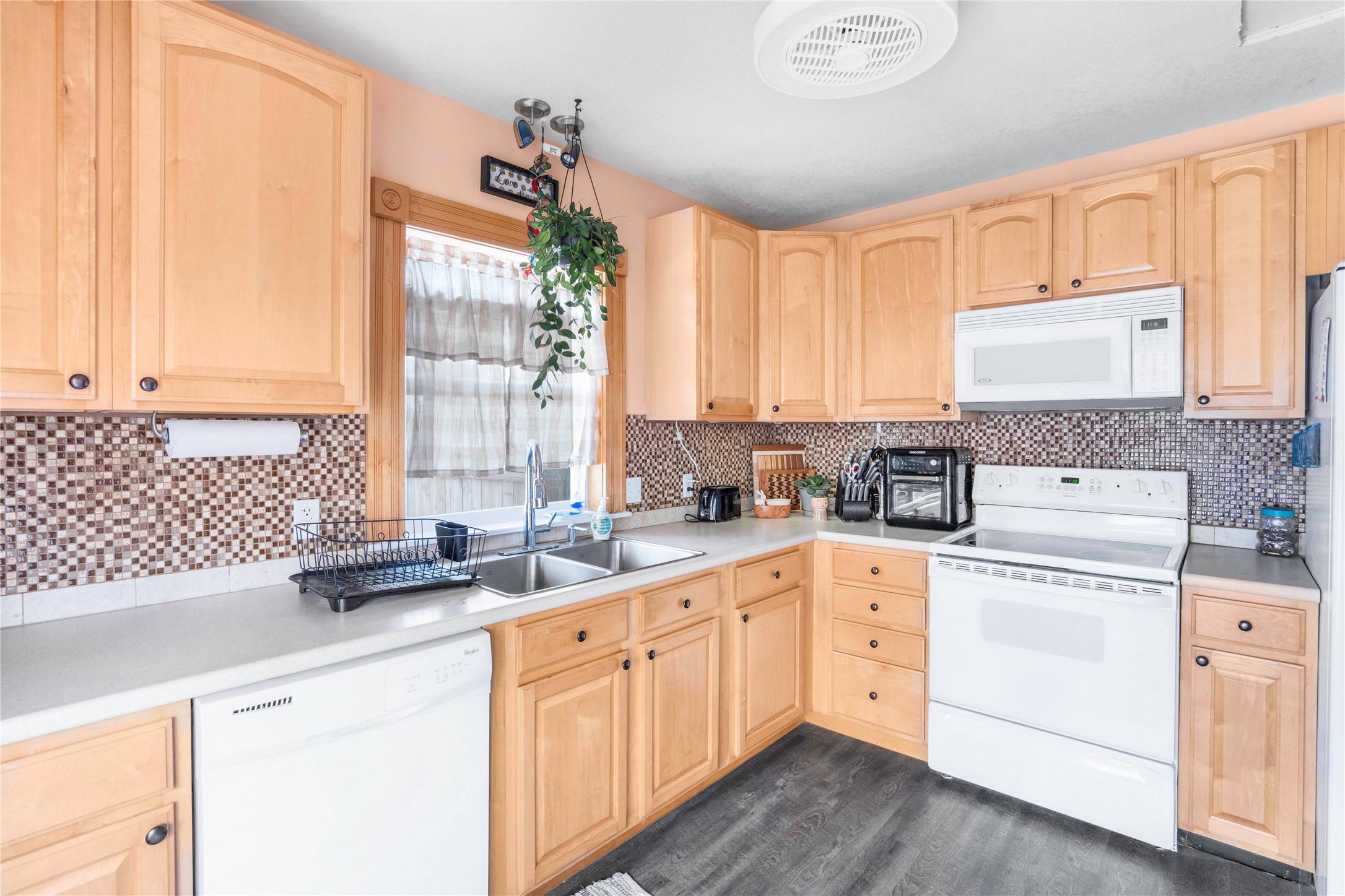 Winterset, IA 50273,416 N 1st Avenue