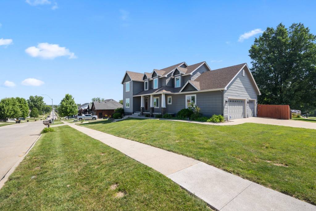 Adel, IA 50003,923 S 10th Street