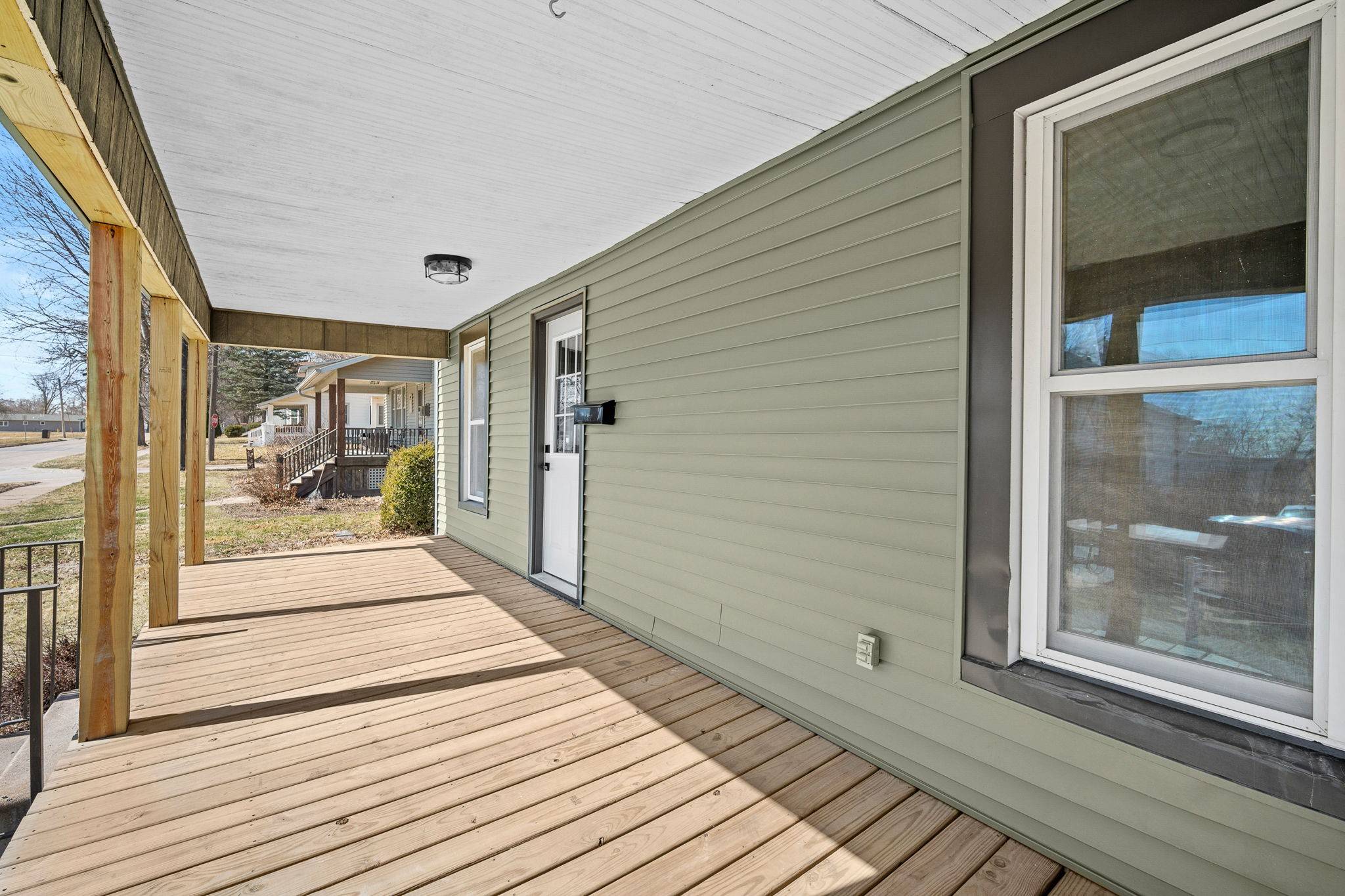 Knoxville, IA 50138,805 E Washington Street