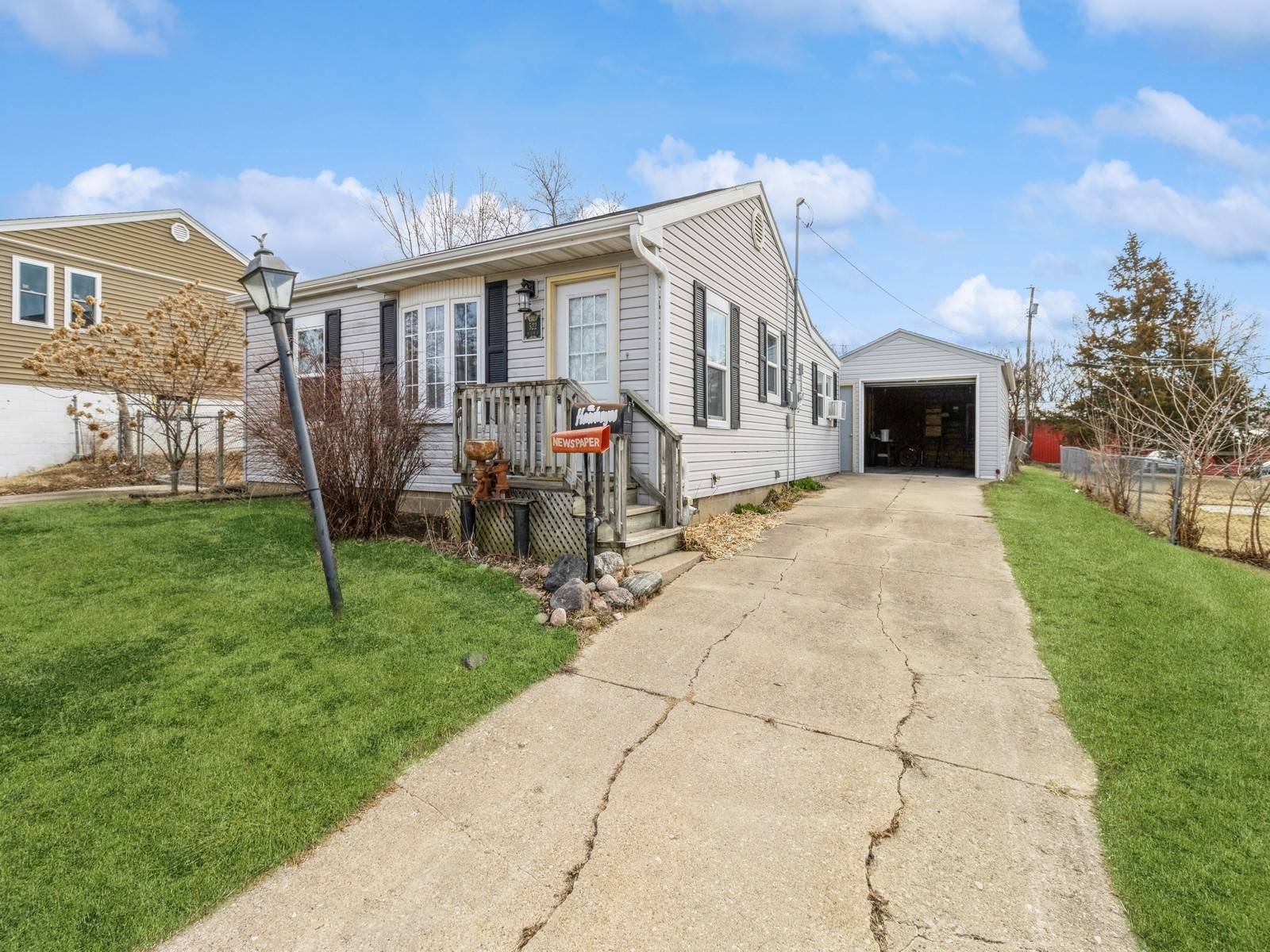 Newton, IA 50208,522 E 21st Street S