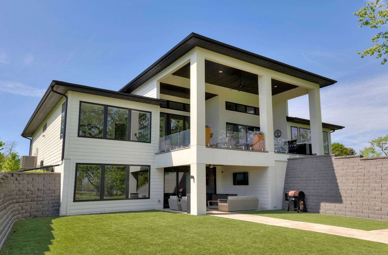 Urbandale, IA 50323,15745 Meredith Drive