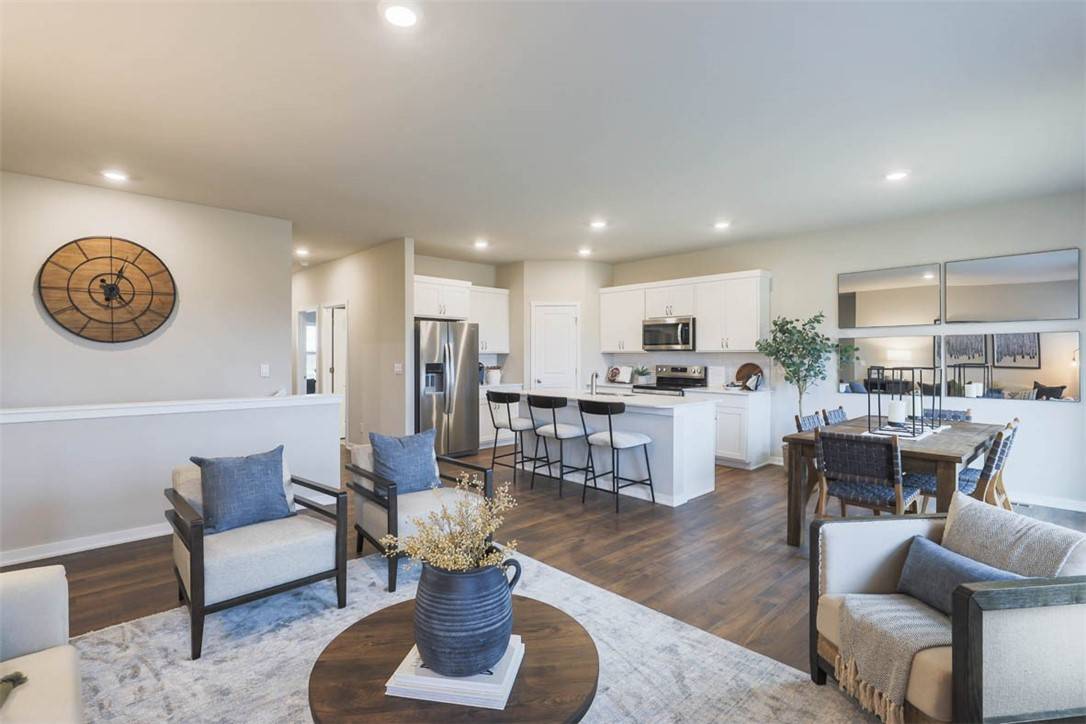 Des Moines, IA 50317,2527 Brook View Drive