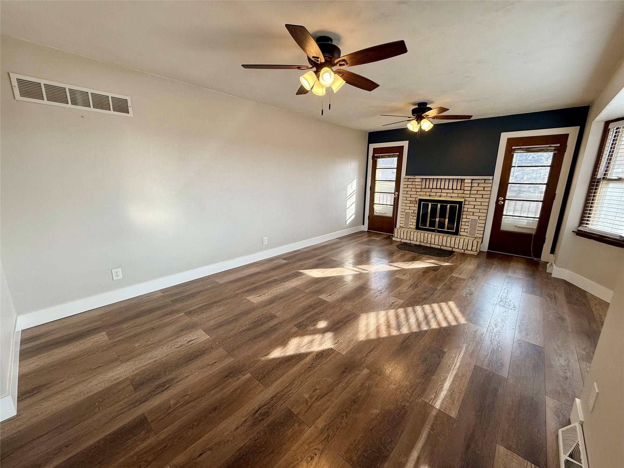 De Soto, IA 50069,605 Guthrie Avenue