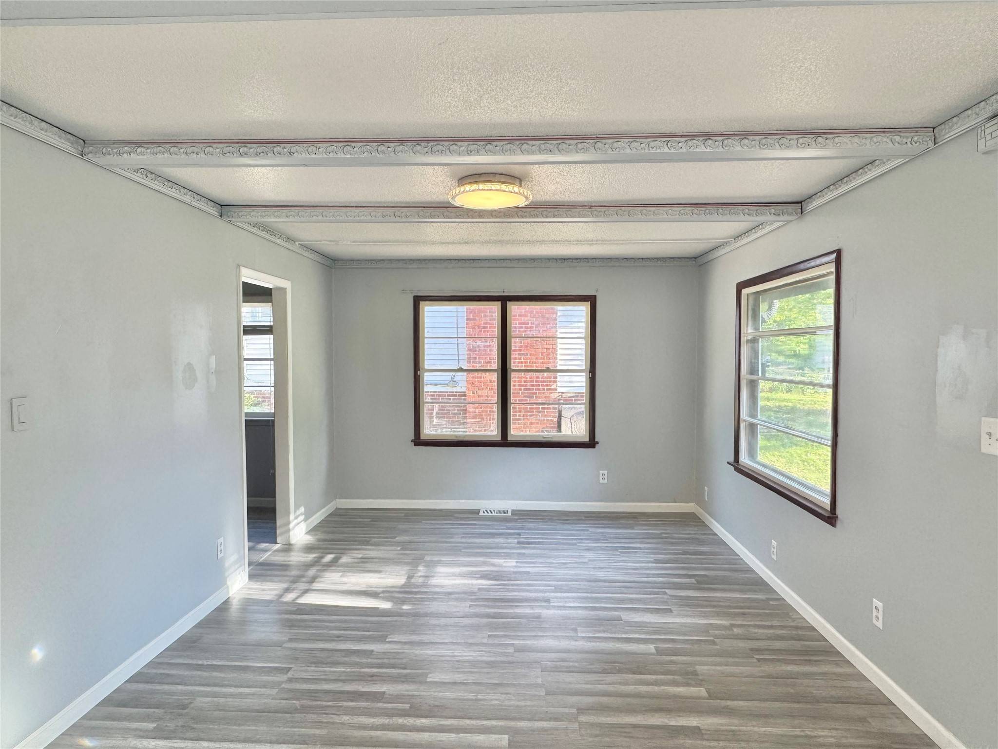 Des Moines, IA 50313,3841 Columbia Street