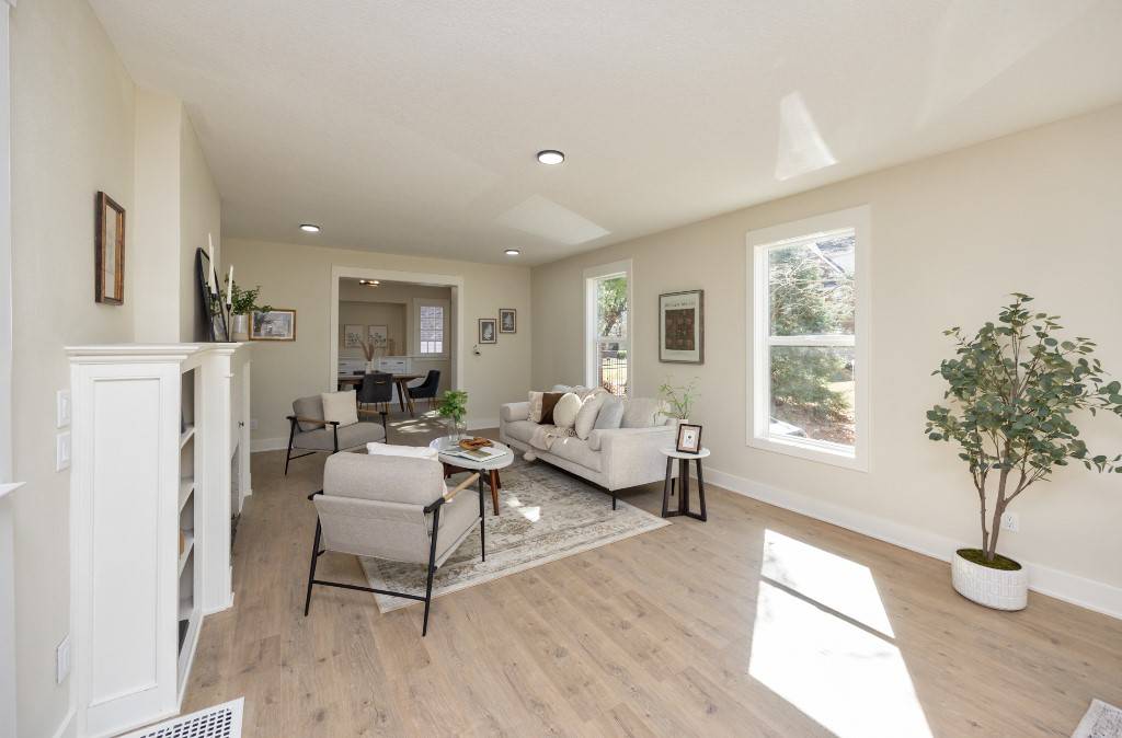 Des Moines, IA 50312,415 42nd Street