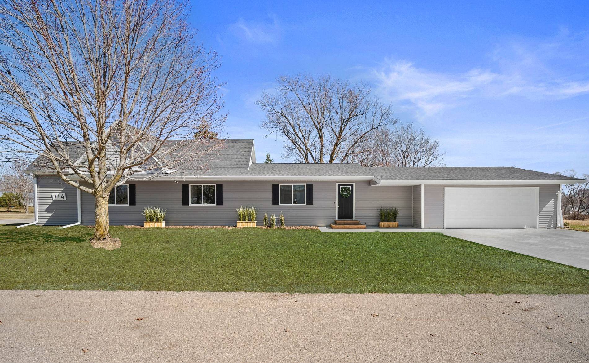 Melcher-dallas, IA 50062,714 Lincoln Street